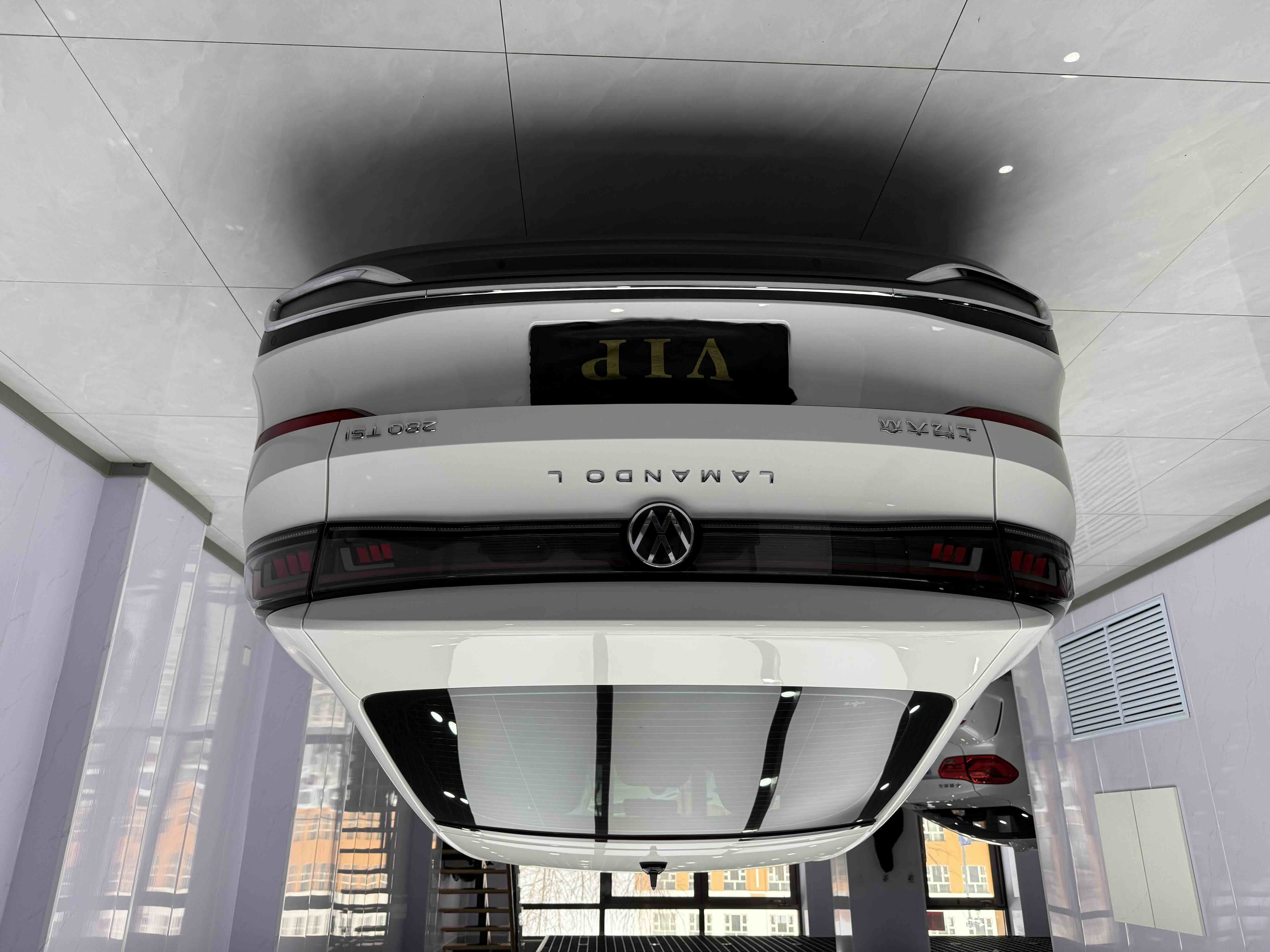 Volkswagen Lamando 2023 car image #3