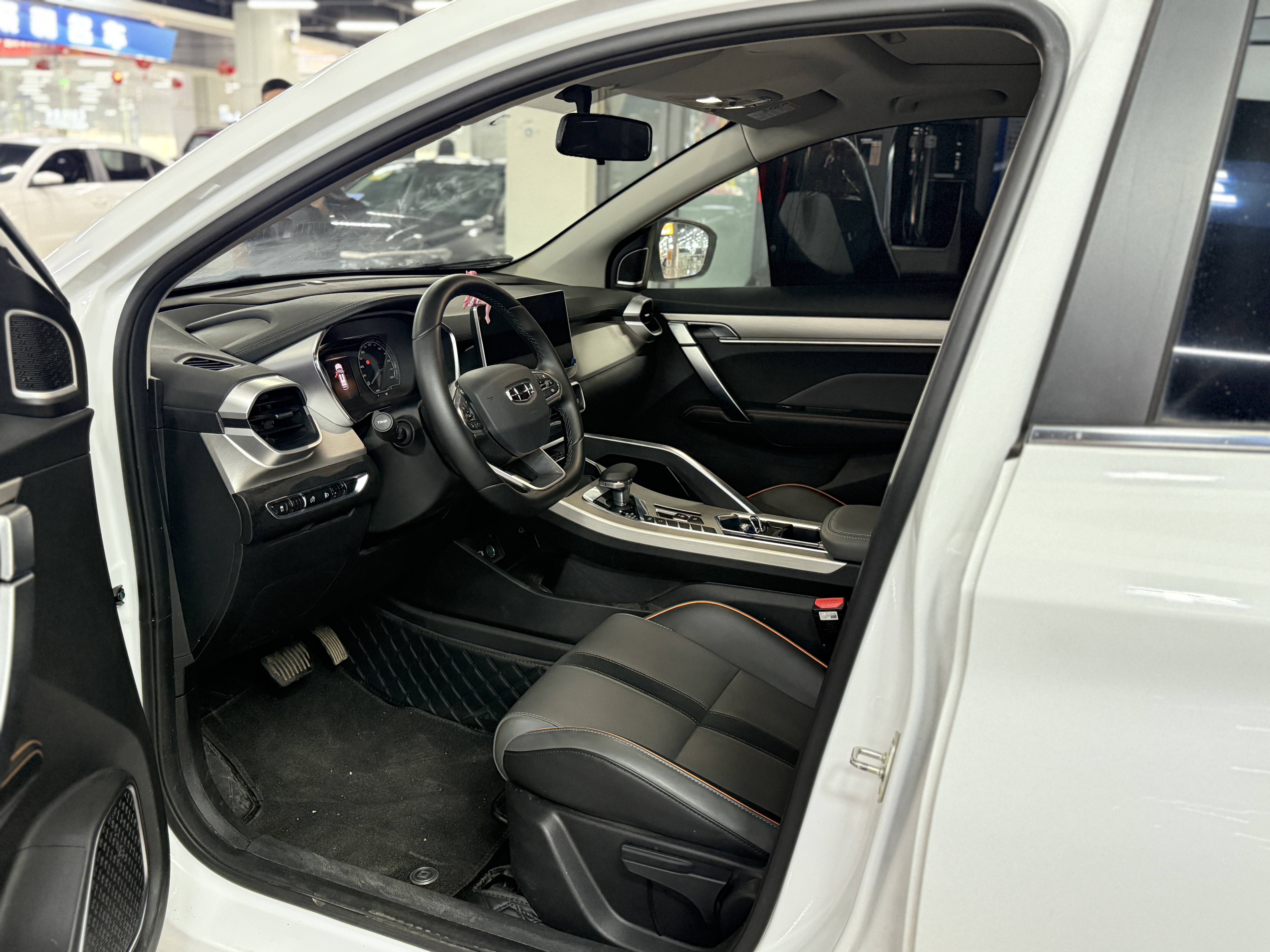 GEELY Coolray 2024 #3 GEELY Coolray 2024 car image #3
