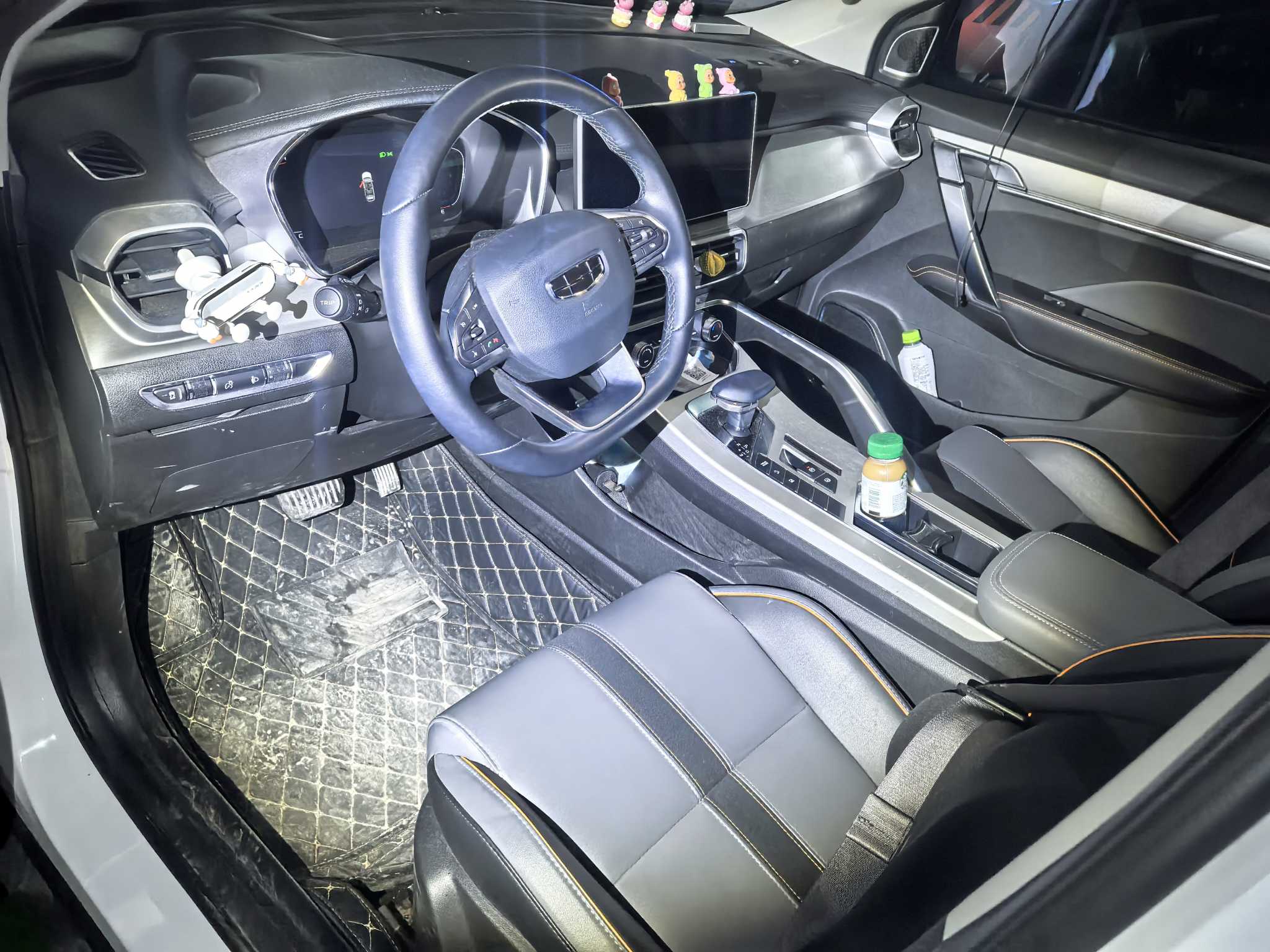 GEELY Coolray 2023 #3 GEELY Coolray 2023 car image #3