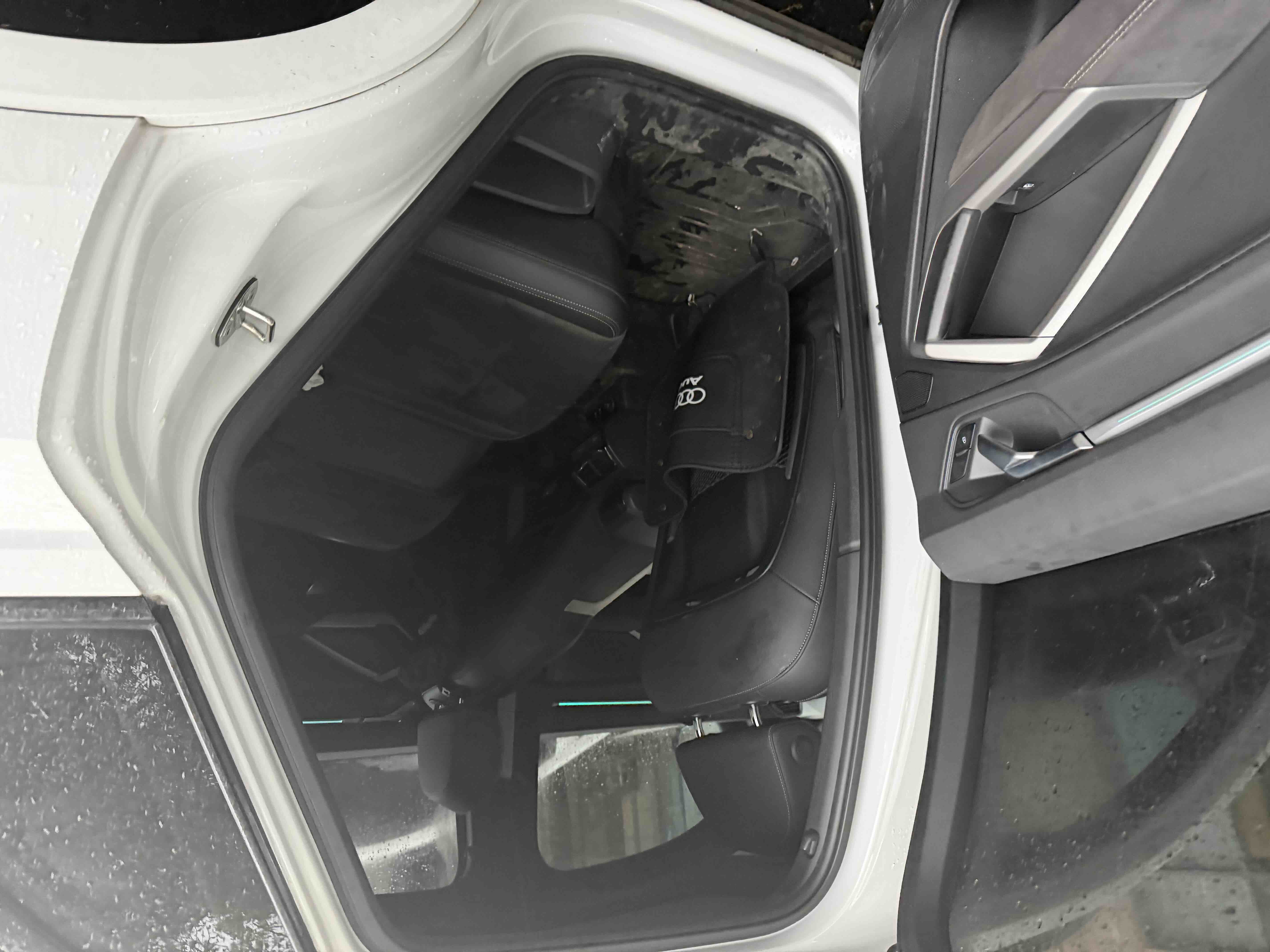 Audi Q3 2023 car image #3