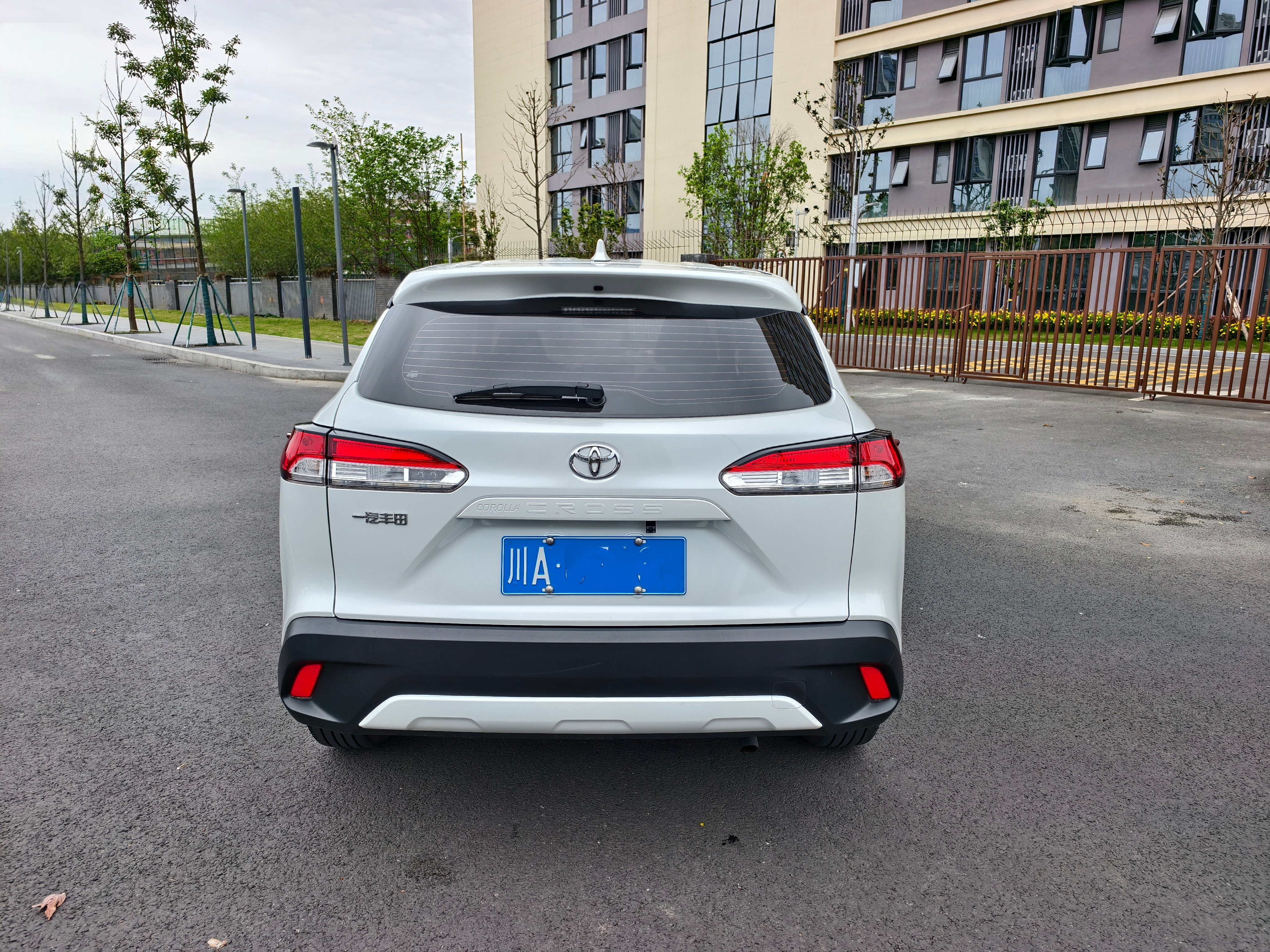 Corolla Cross 2023 car image #3