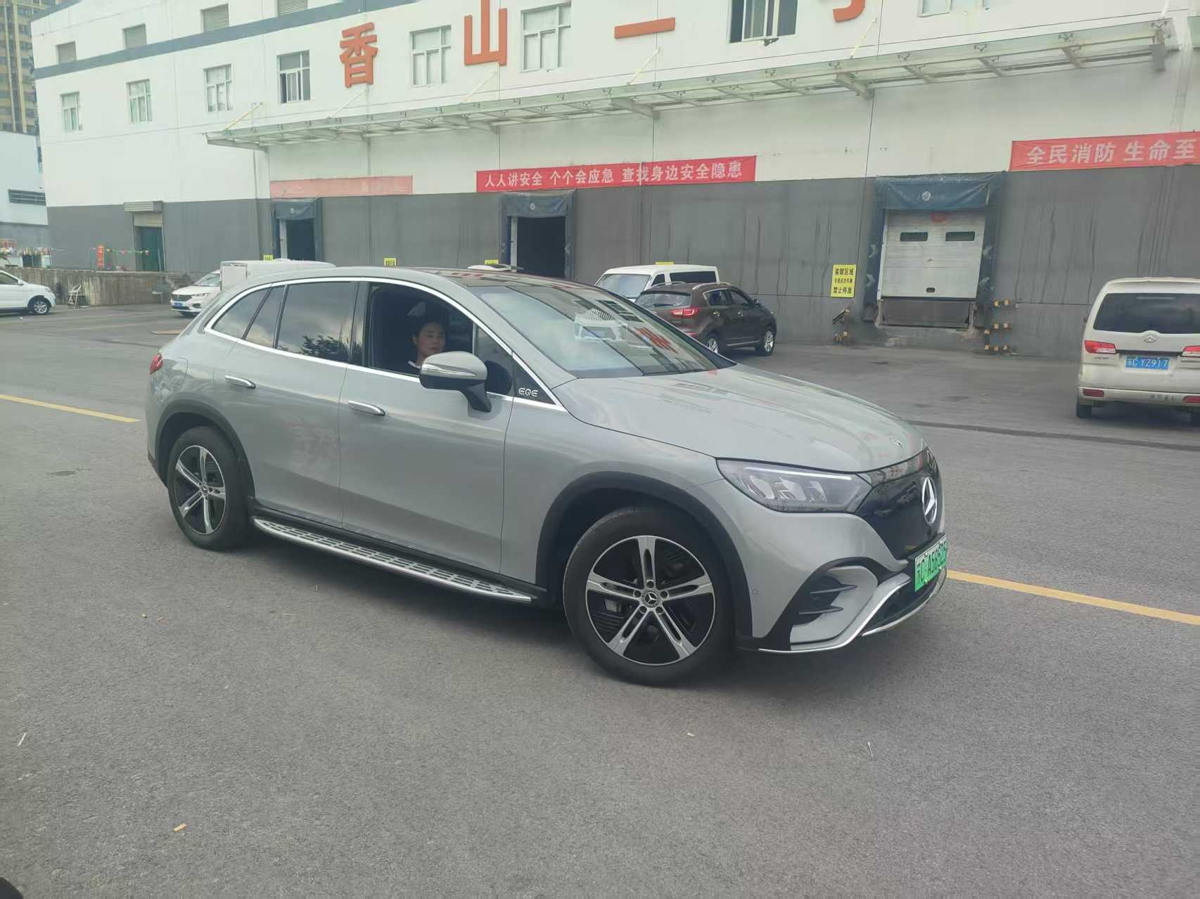 Mercedes-Benz EQE SUV 2024 image de voiture #3