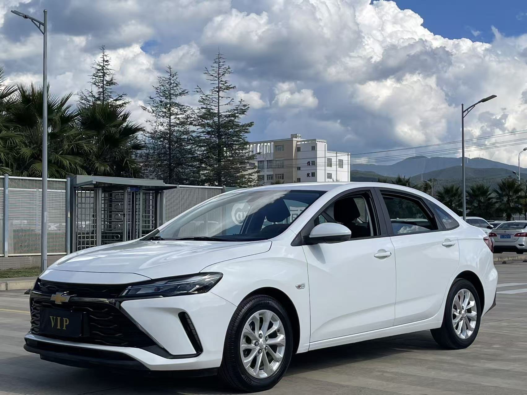 Chevrolet Monza 2023 #3 Chevrolet Monza 2023 car image #3