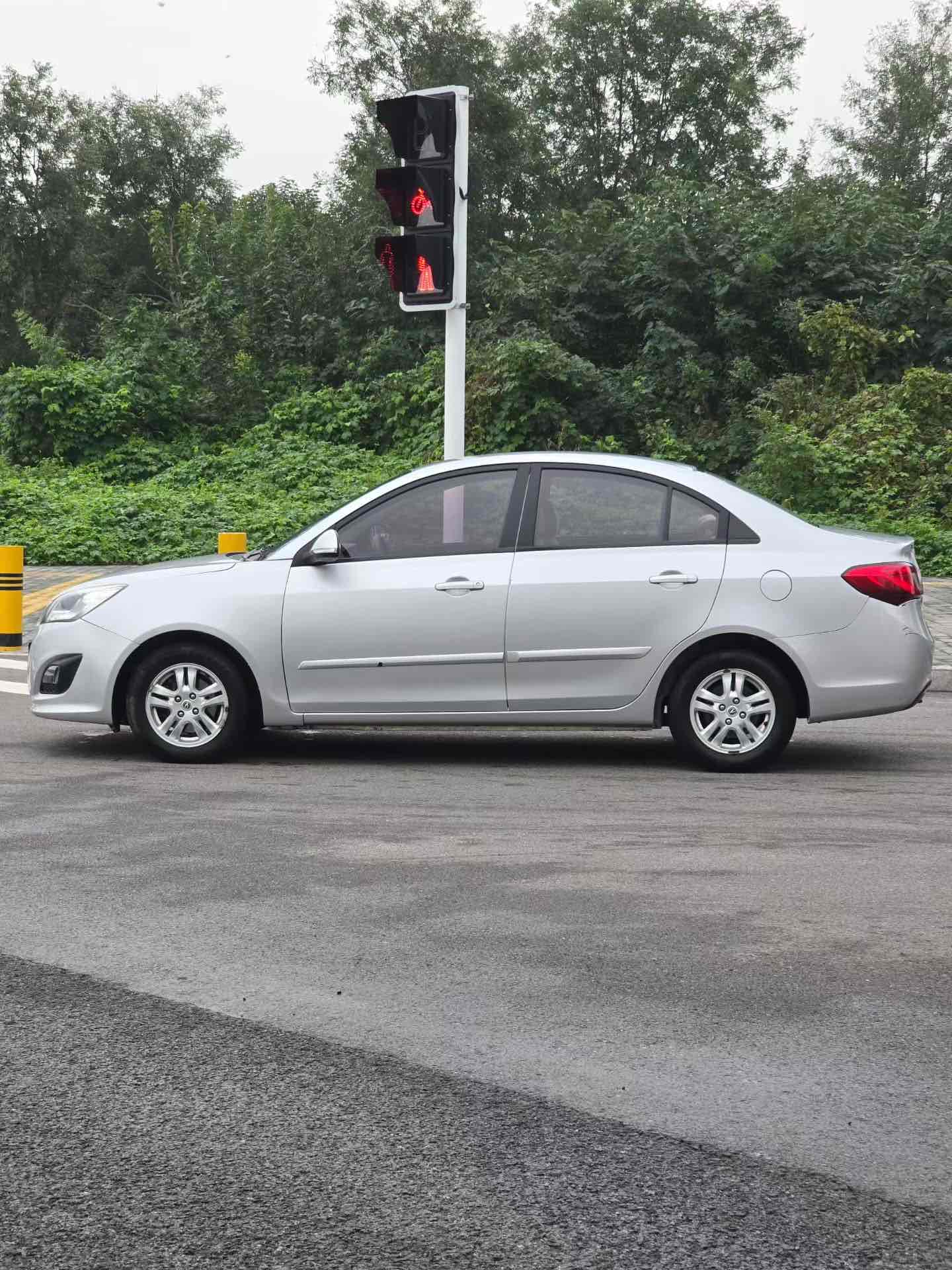 Changan Alsvin V5 2014 #3 Changan Alsvin V5 2014 car image #3