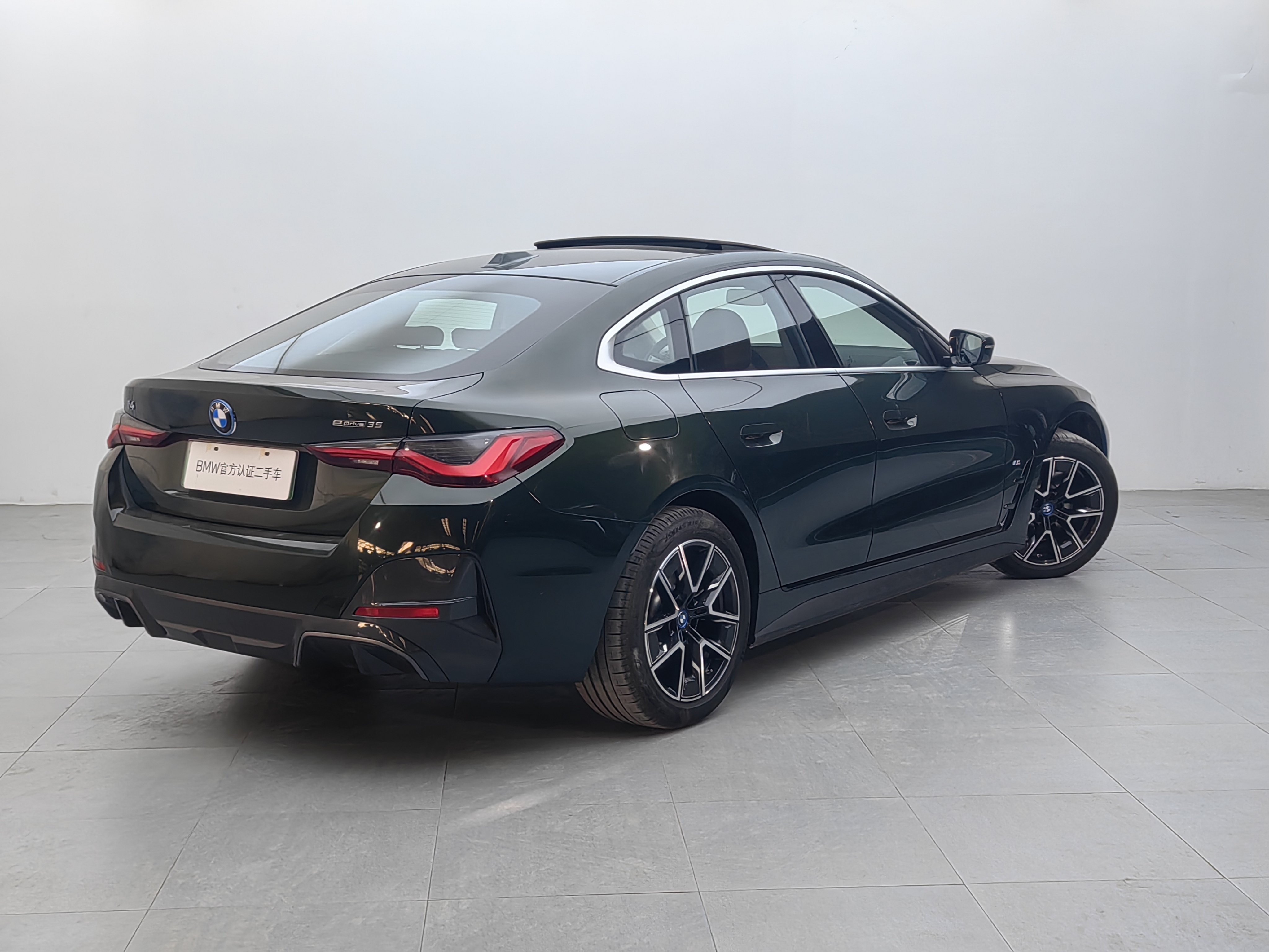 BMW i4 2025 car image #3