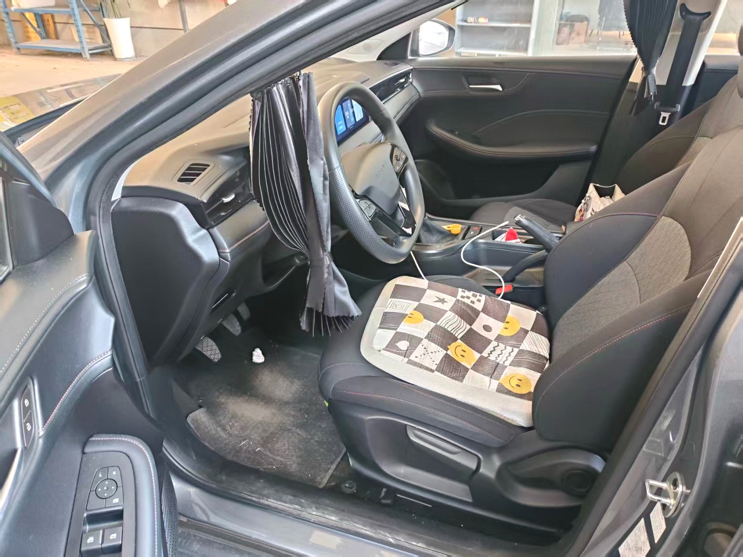 Roewe i5 2024 #3 Roewe i5 2024 car image #3