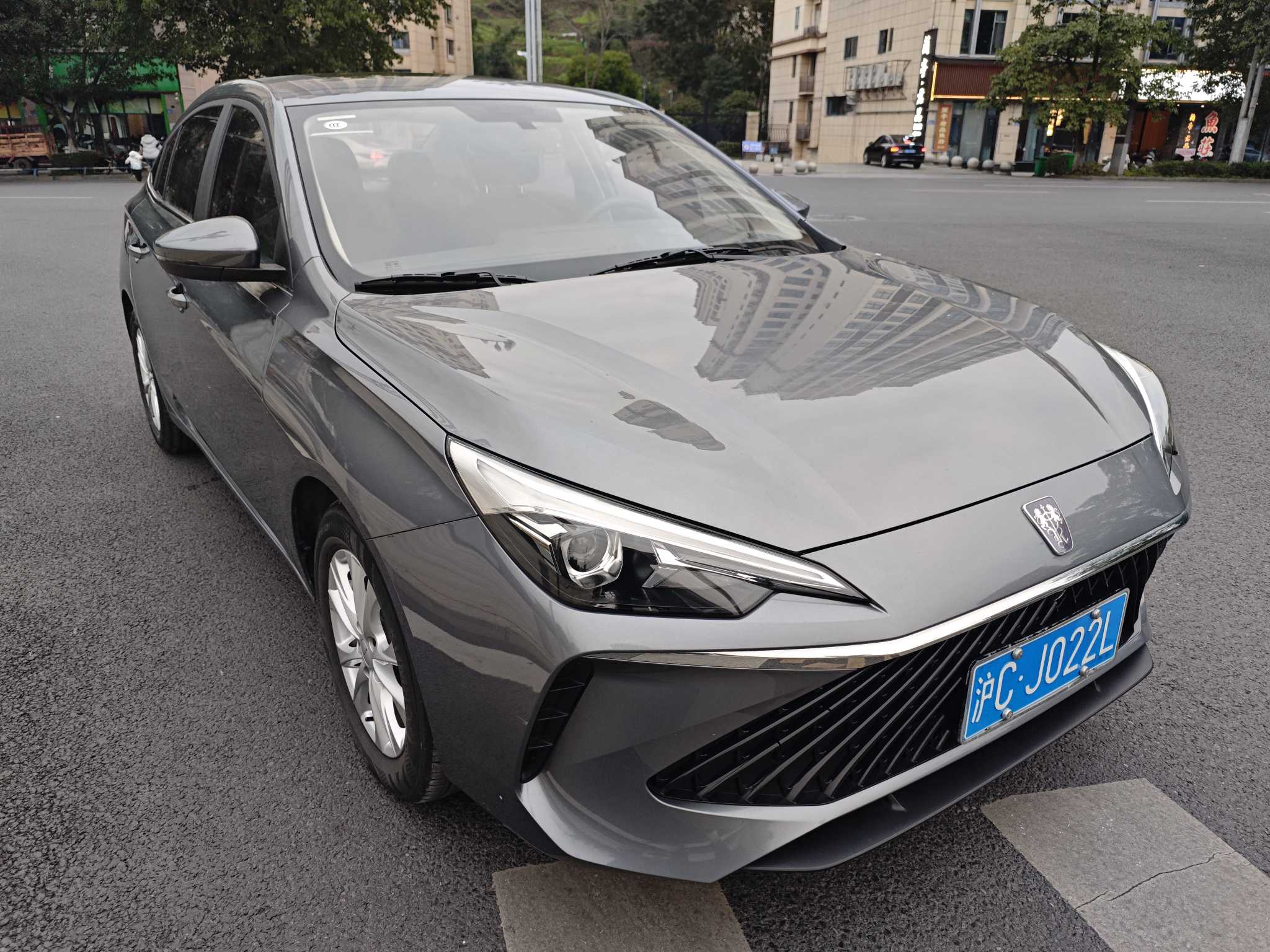 Roewe i5 2023 car image #3