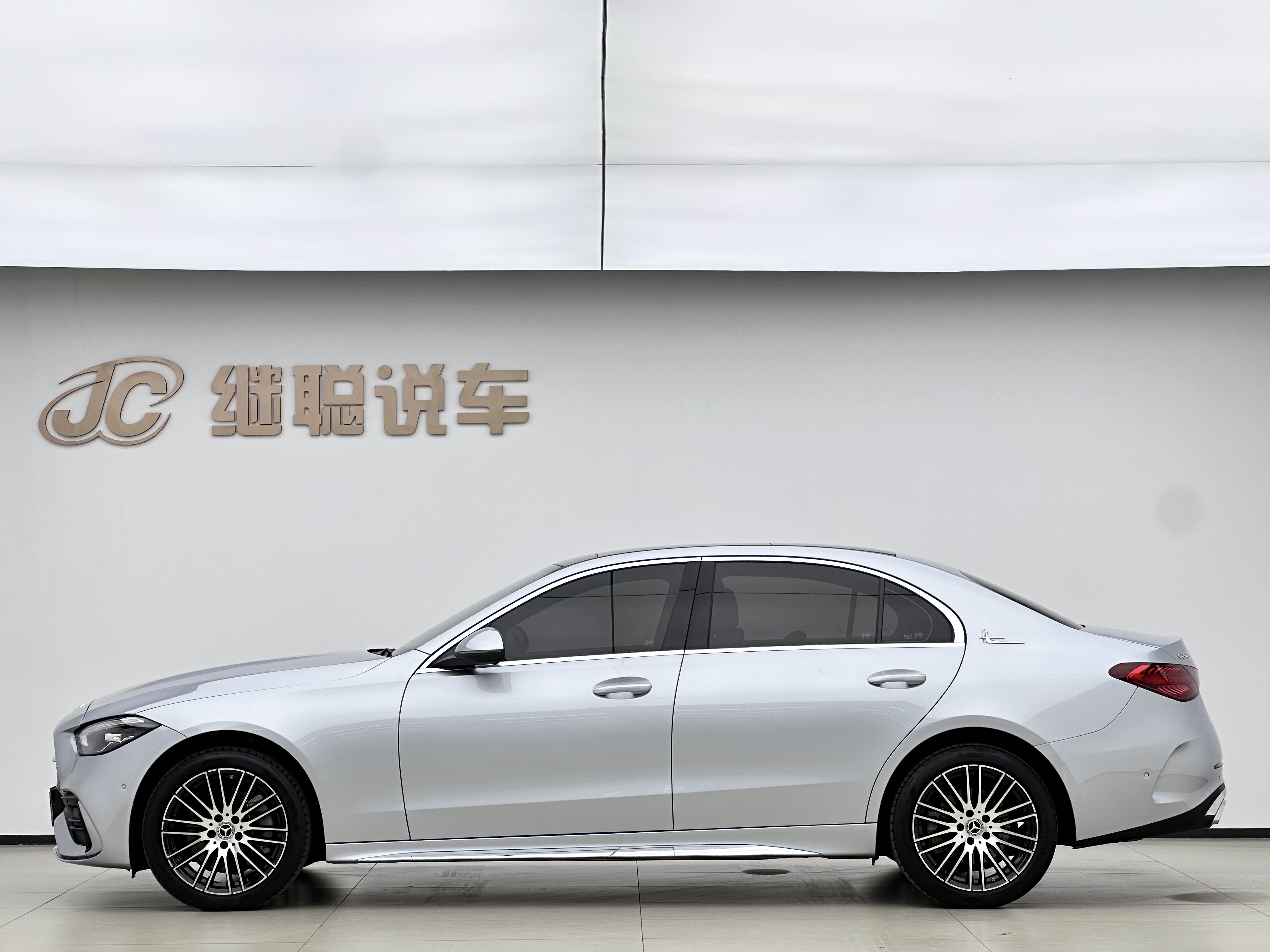 Mercedes-Benz C Class 2023 صورة سيارة #3