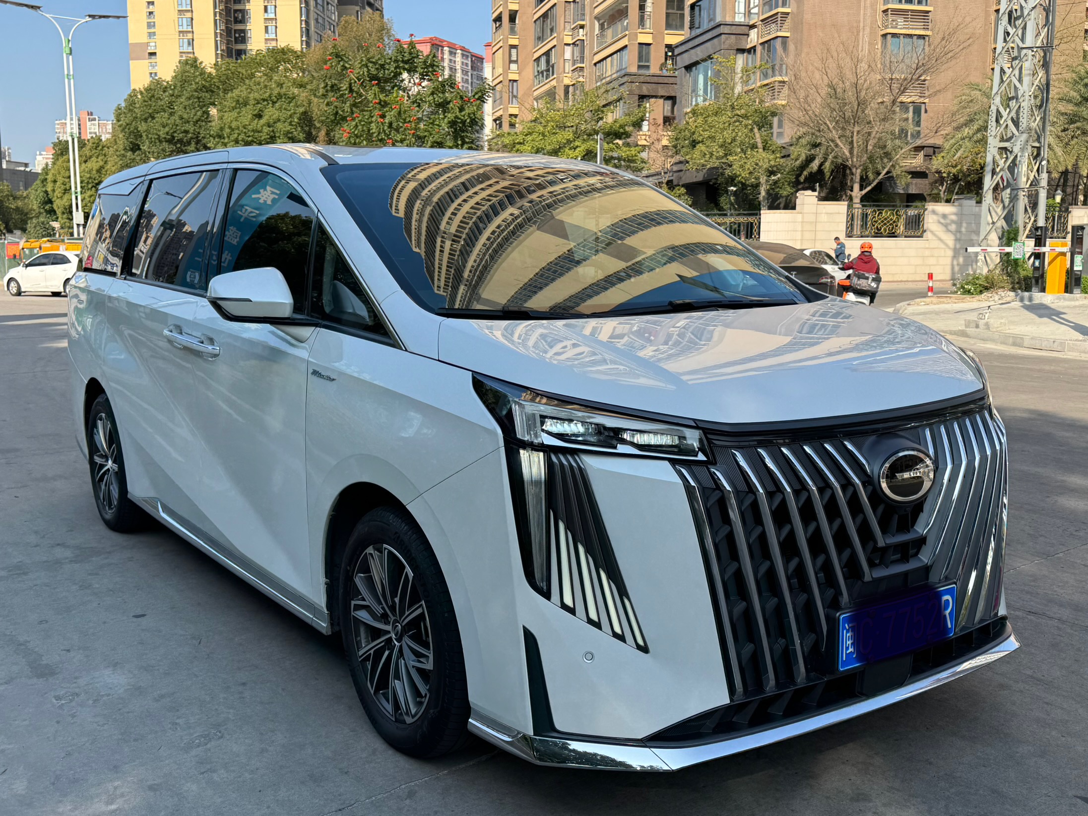 广汽传祺 传祺M8 2023 汽车图片 #3