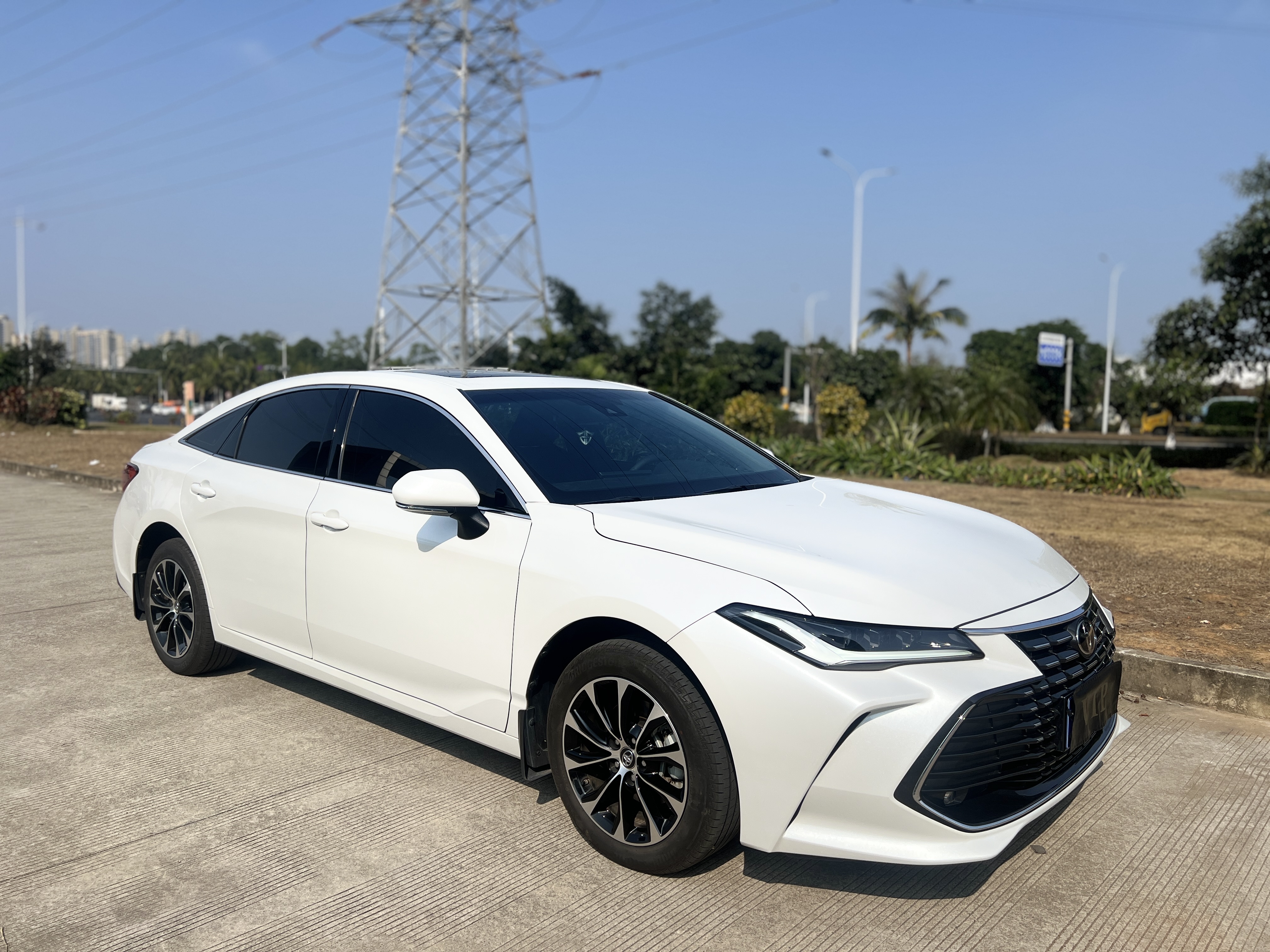 Toyota Avalon 2024 car image #3