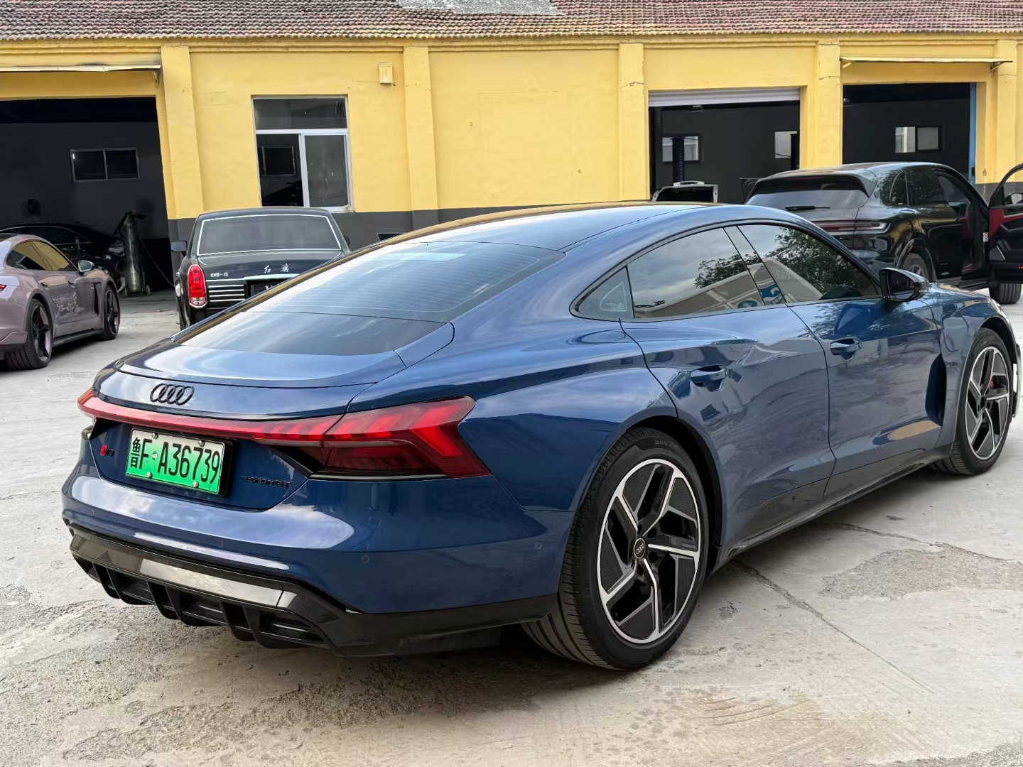 Audi e-tron GT 2023 car image #3