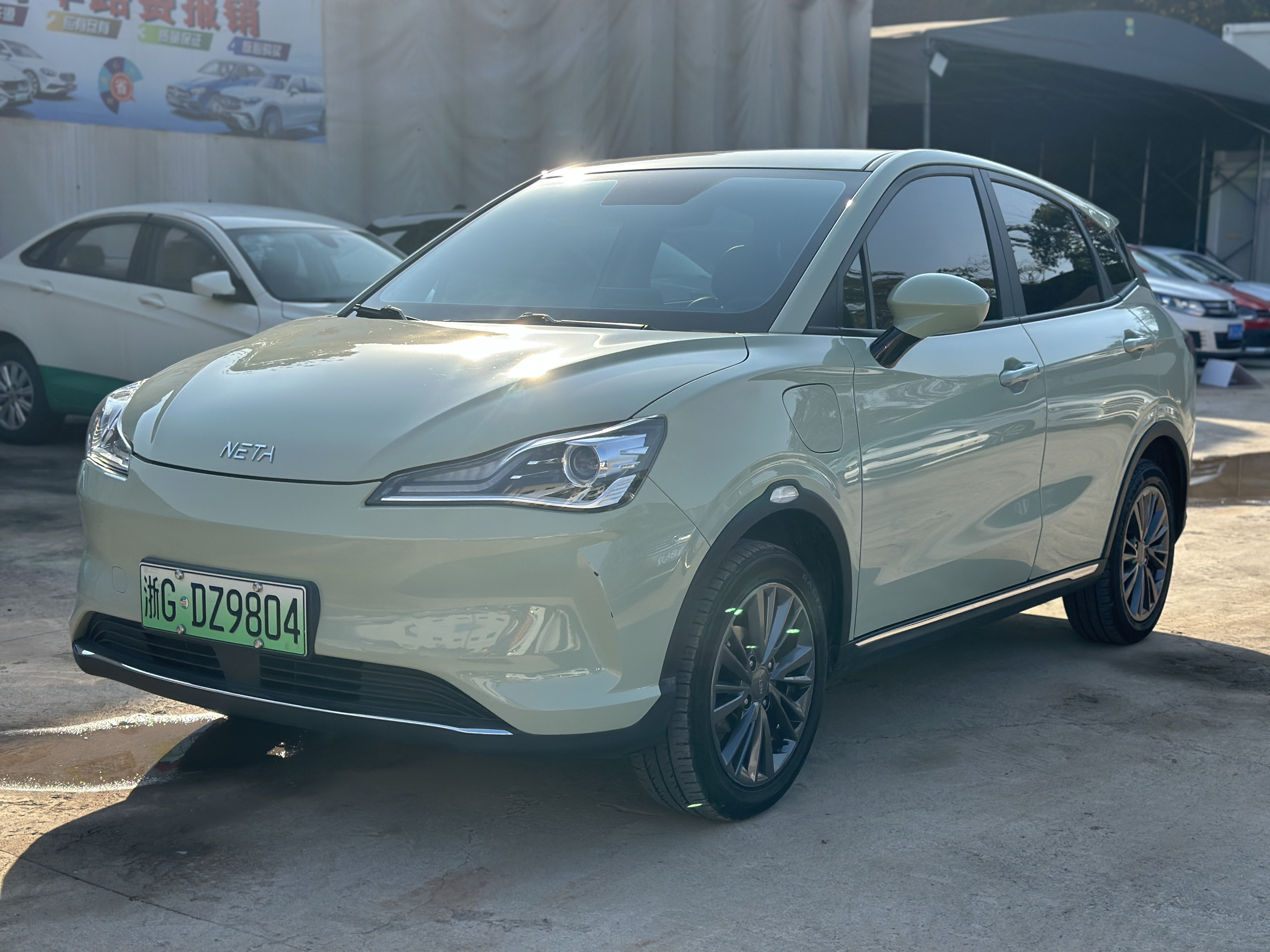 哪吒汽车 哪吒AYA 2023 汽车图片 #3