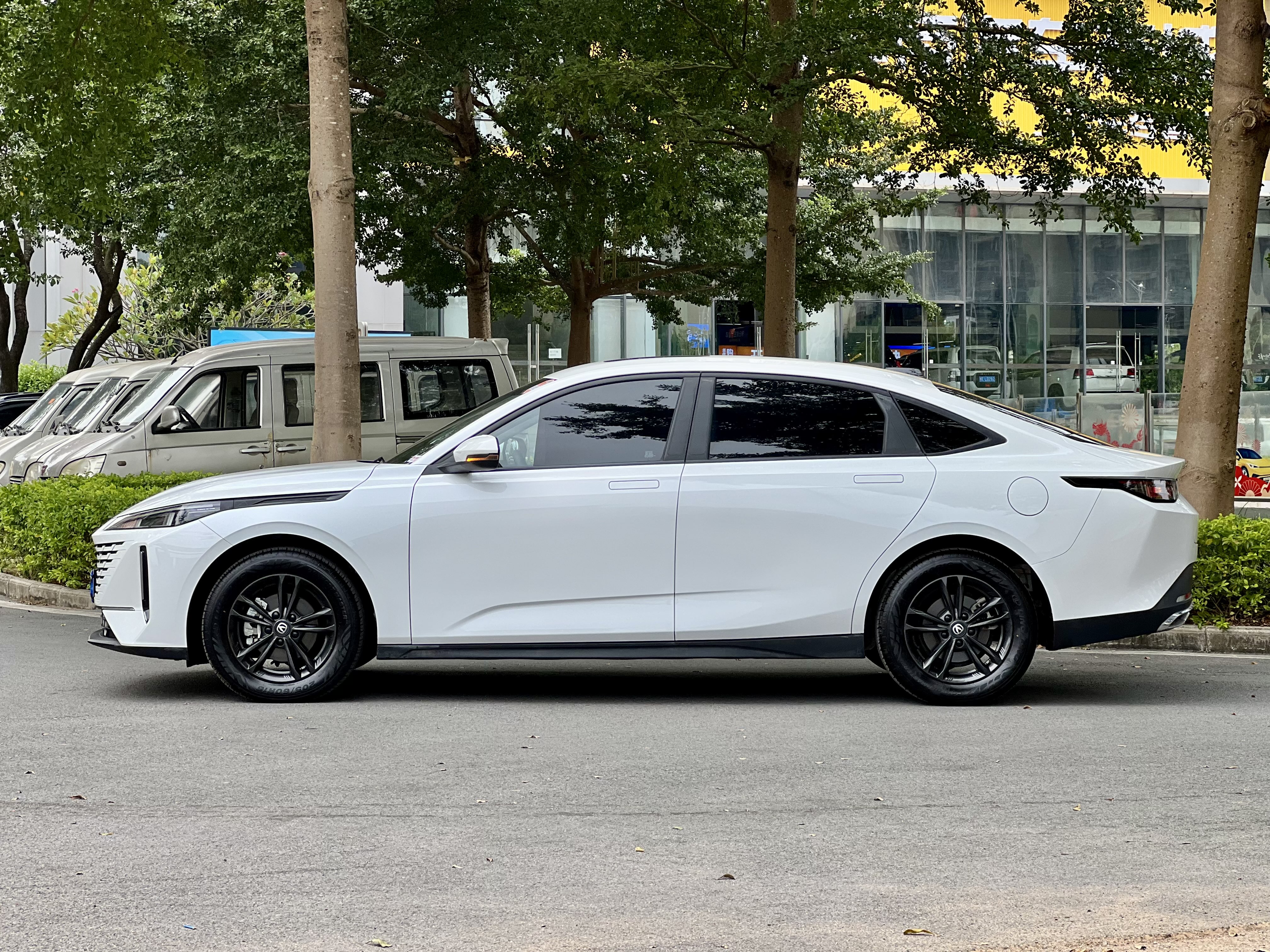 Changan Lamore 2023 imagem de carro #3