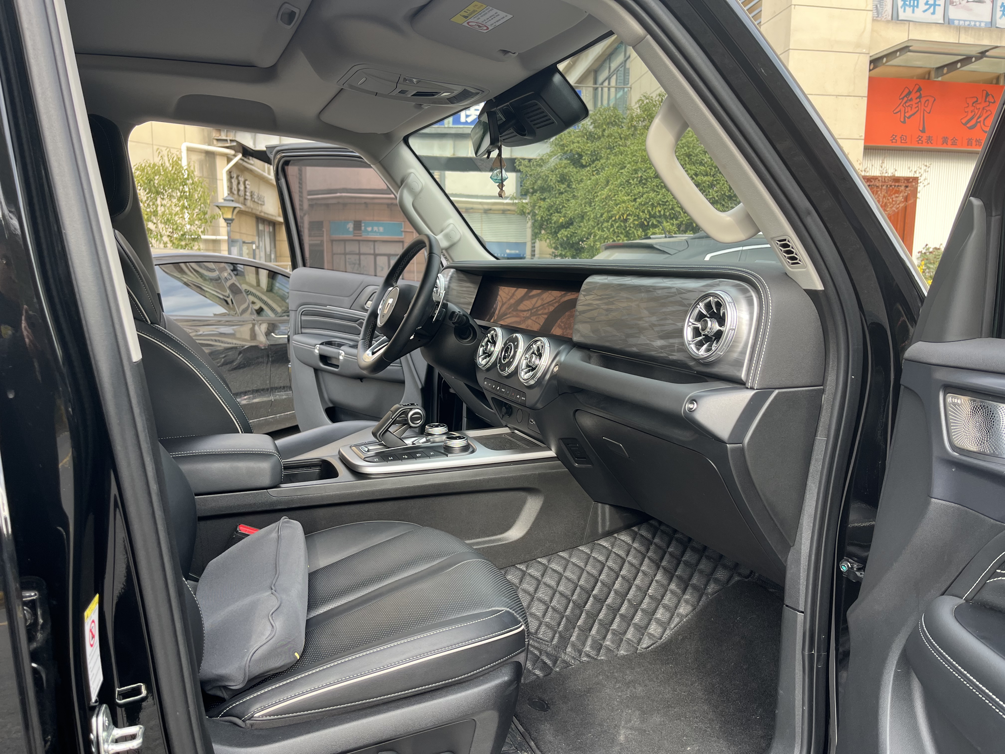 Tank 300 2024 car image #3