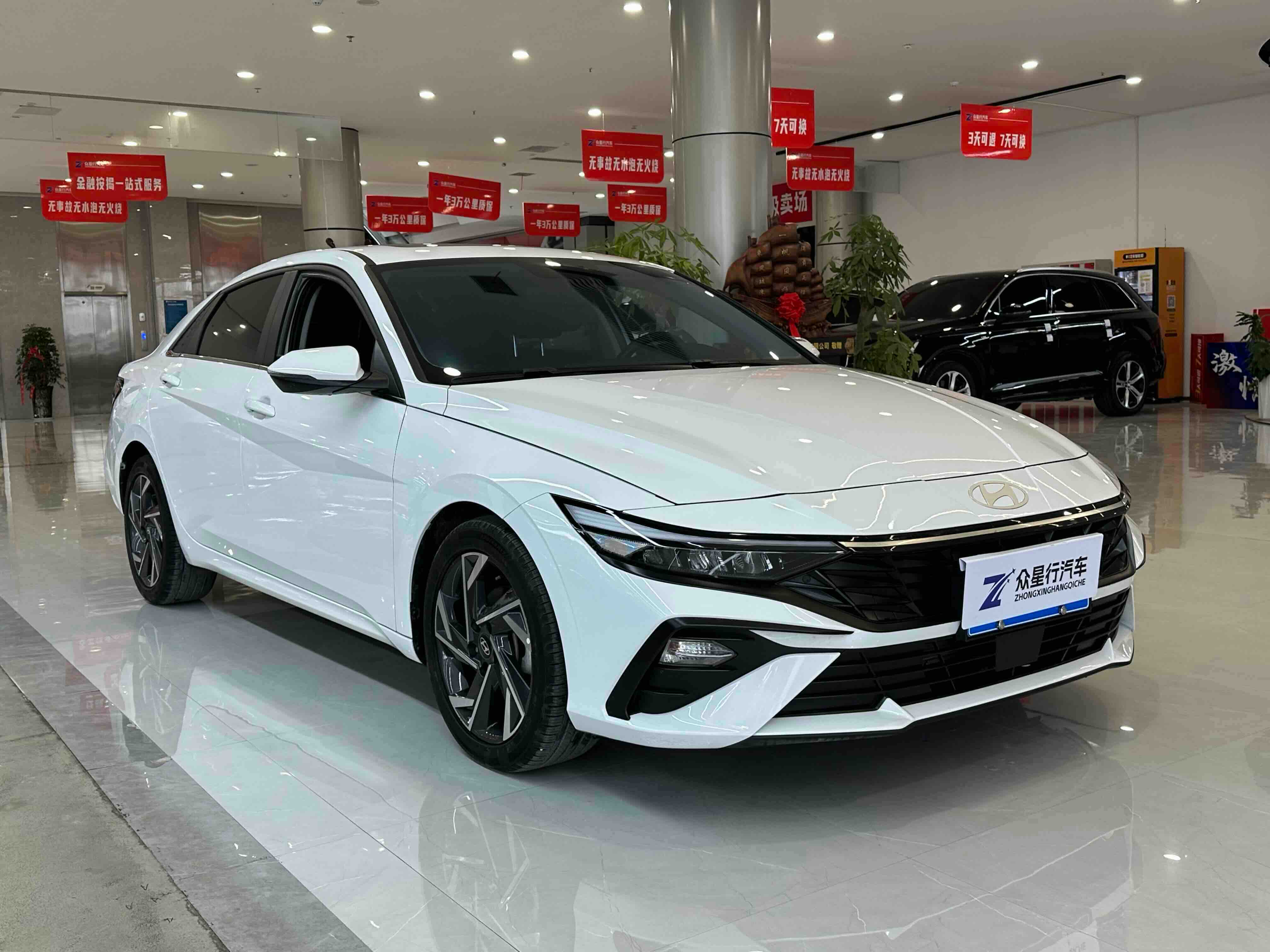 Hyundai Elantra 2023 car image #3