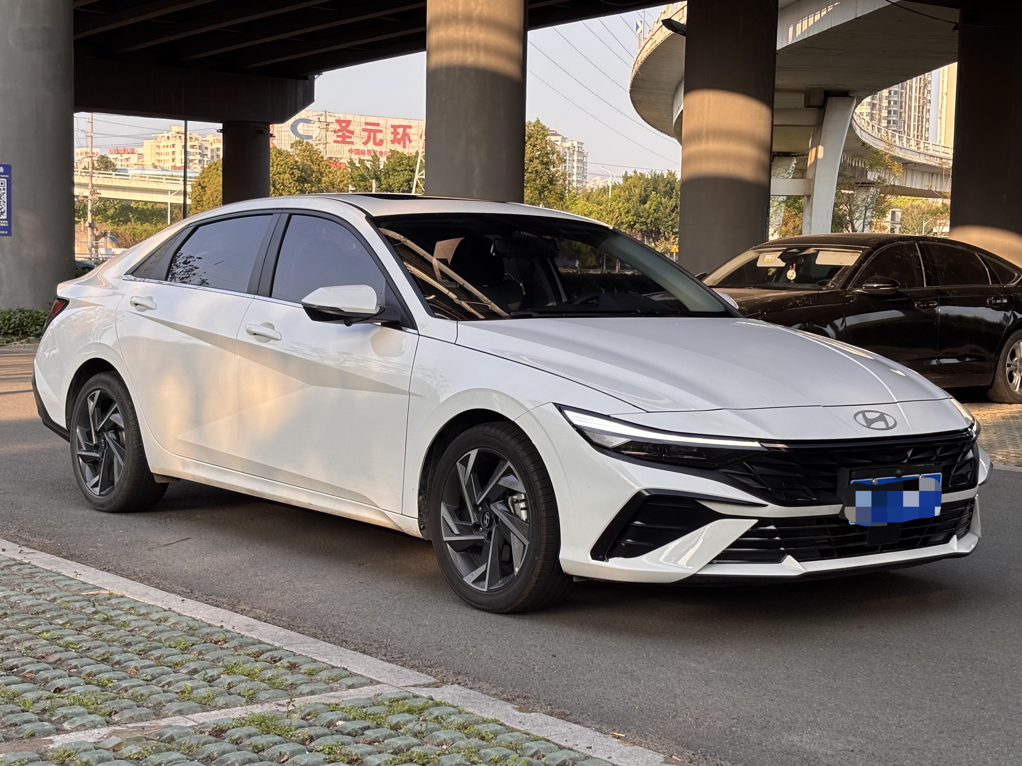 Hyundai Elantra 2024 immagine di auto #3