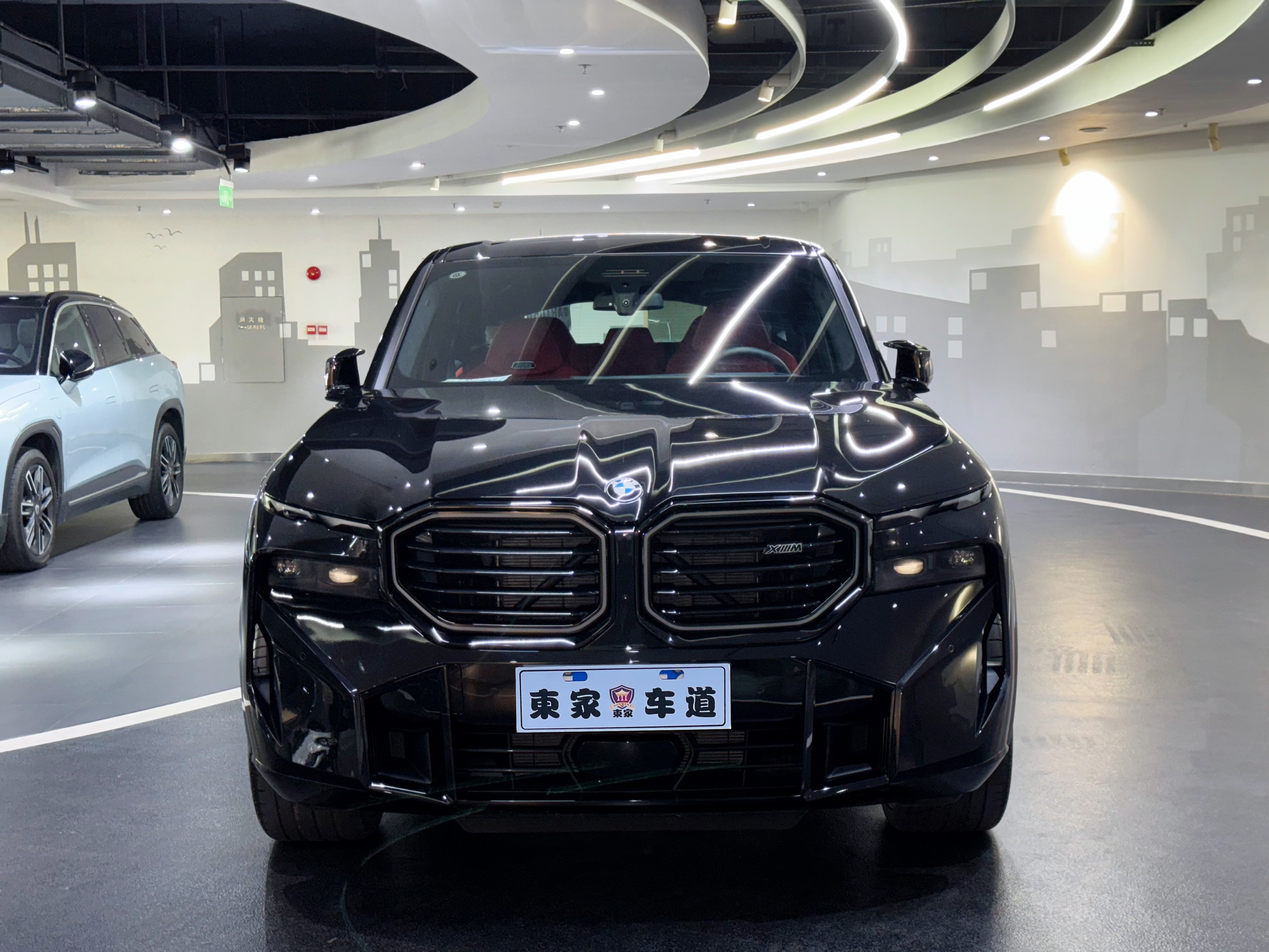 BMW XM 2025 صورة سيارة #3