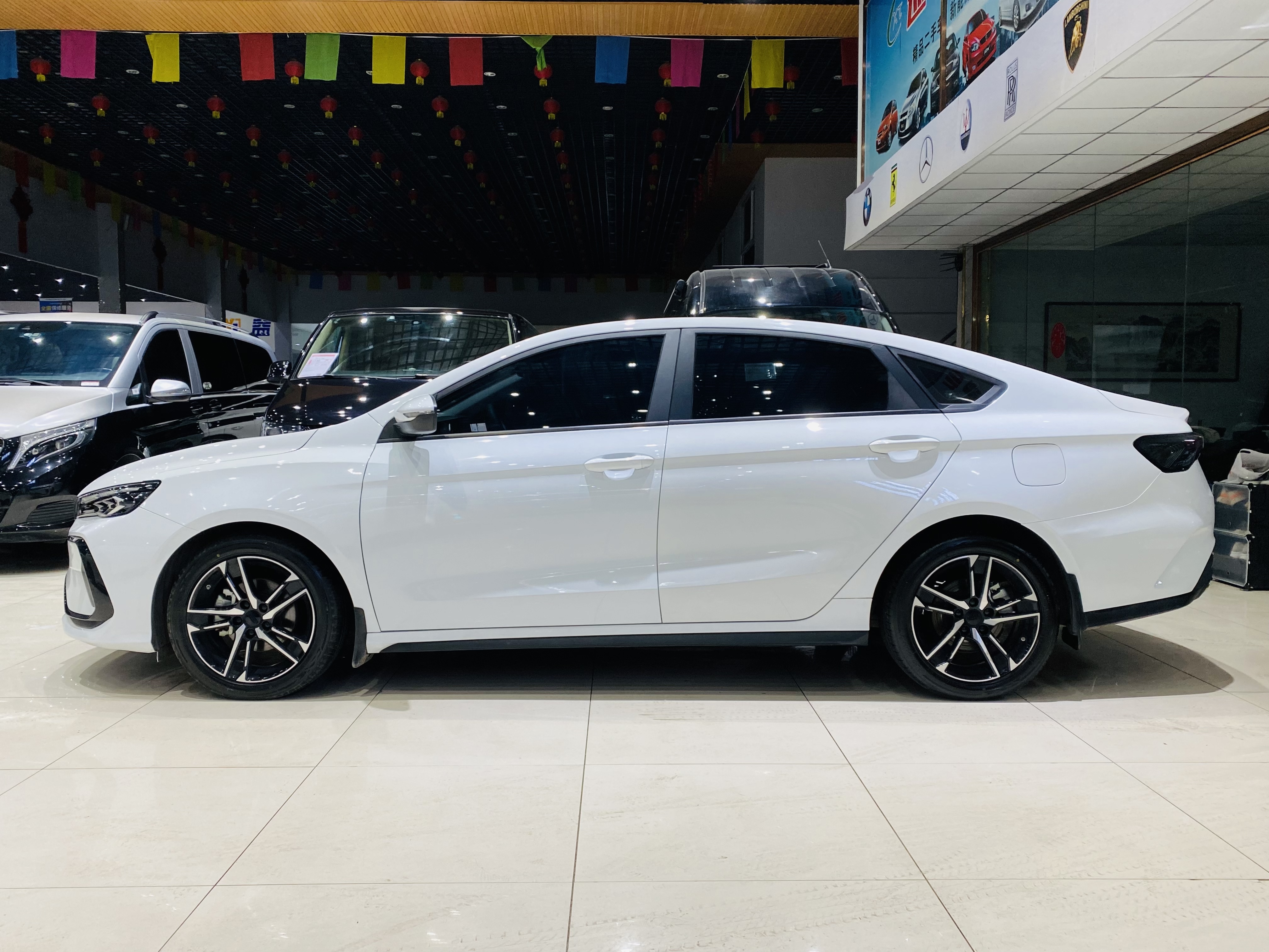 GEELY Binray 2024 immagine di auto #3