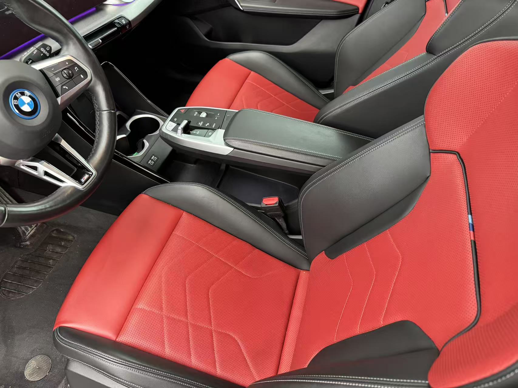 BMW iX1 2023 car image #3