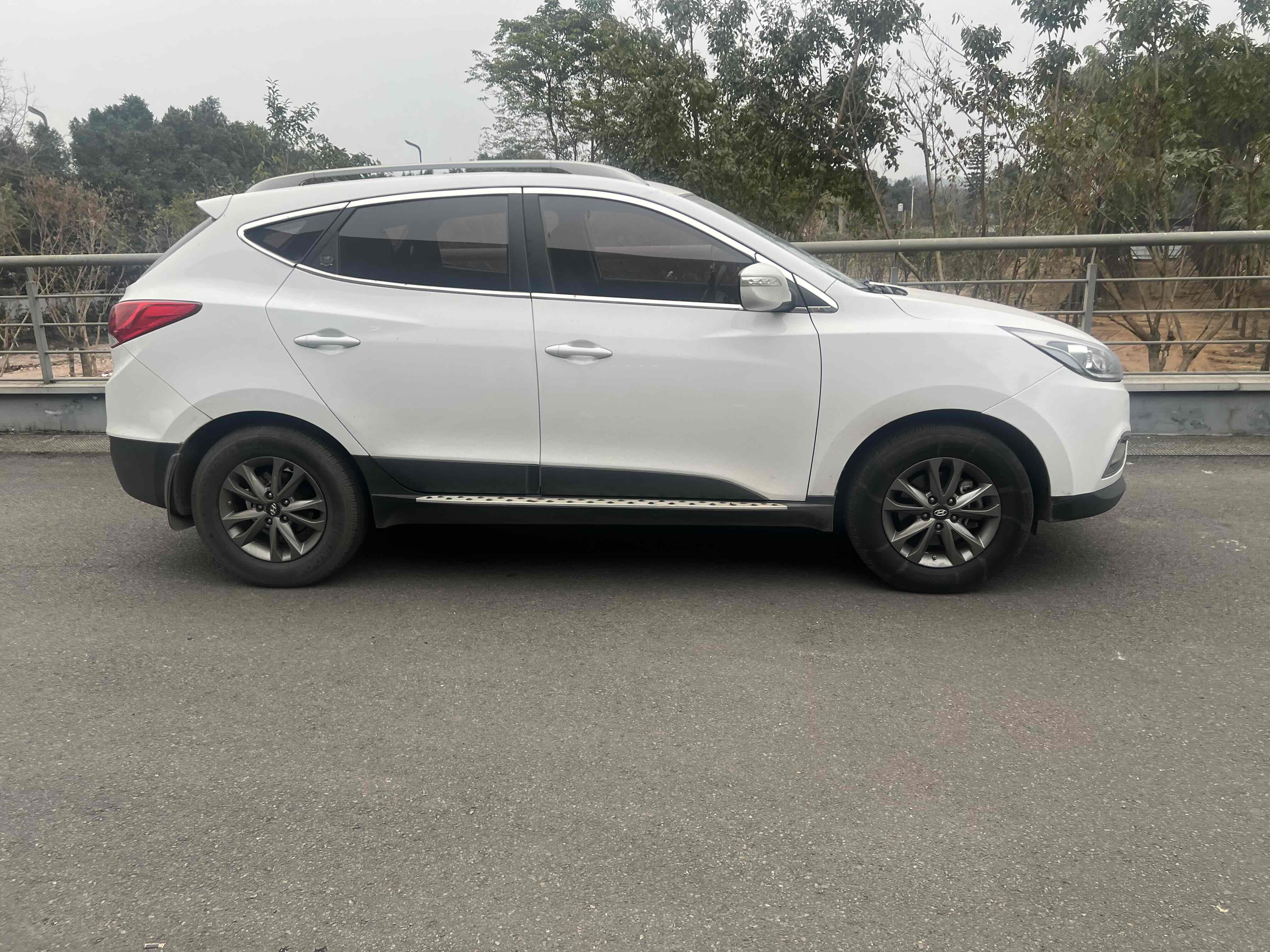 Hyundai ix35 2015 car image #3