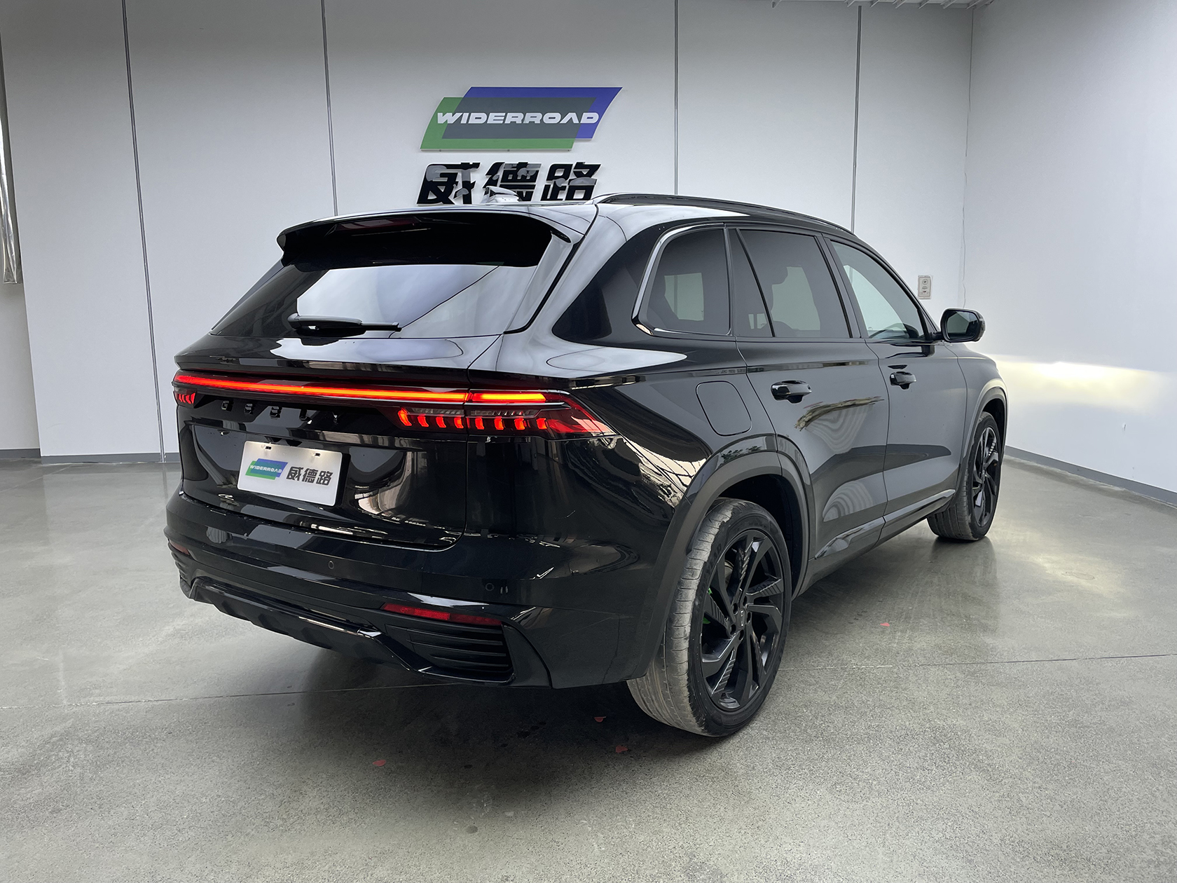 GEELY Monjaro 2024 car image #3