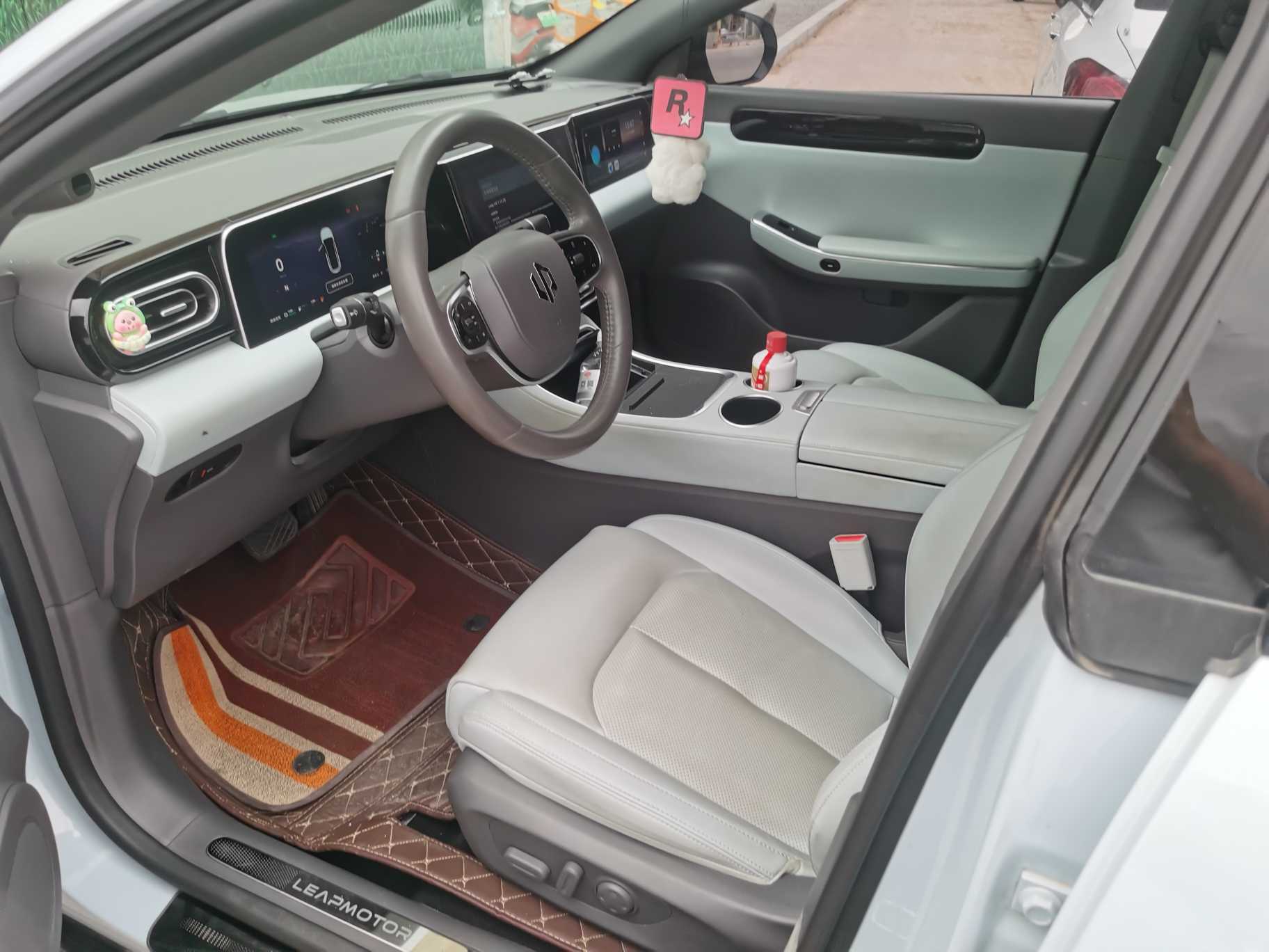 零跑汽车 零跑C01 2023 汽车图片 #3