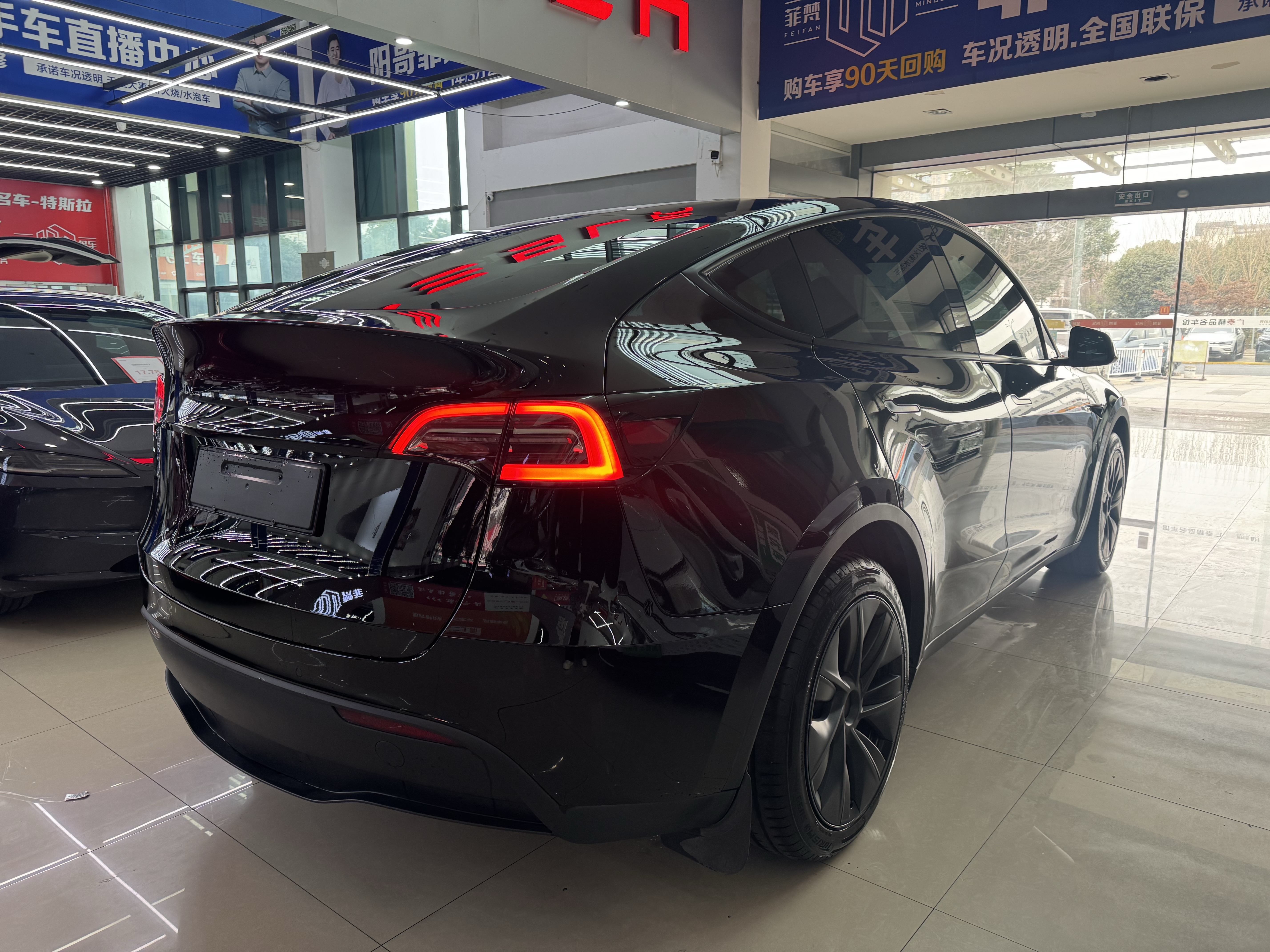 Tesla Model Y 2024 car image #3