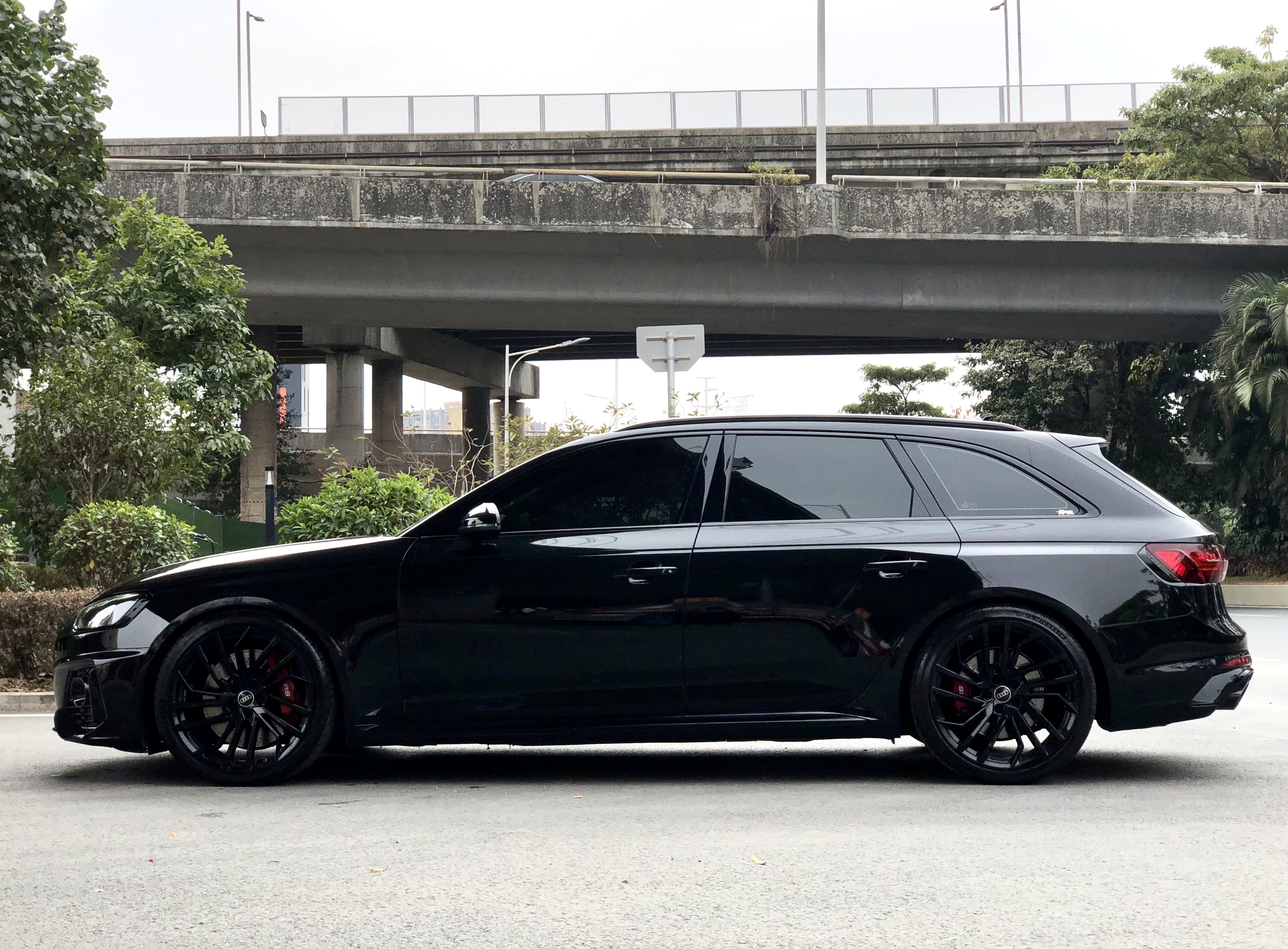 Audi RS 4 2023 immagine di auto #3