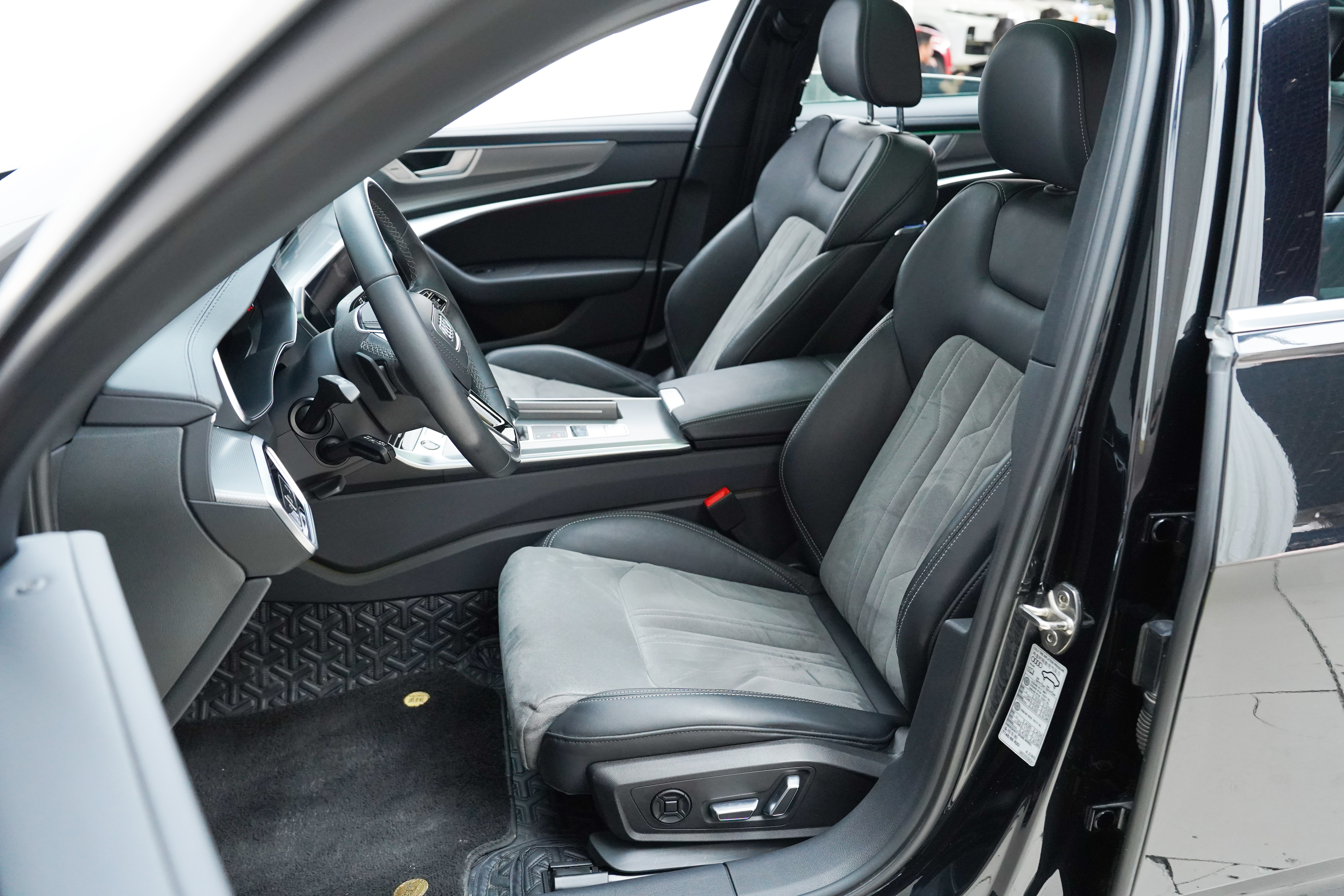 Audi A6L 2023 car image #3