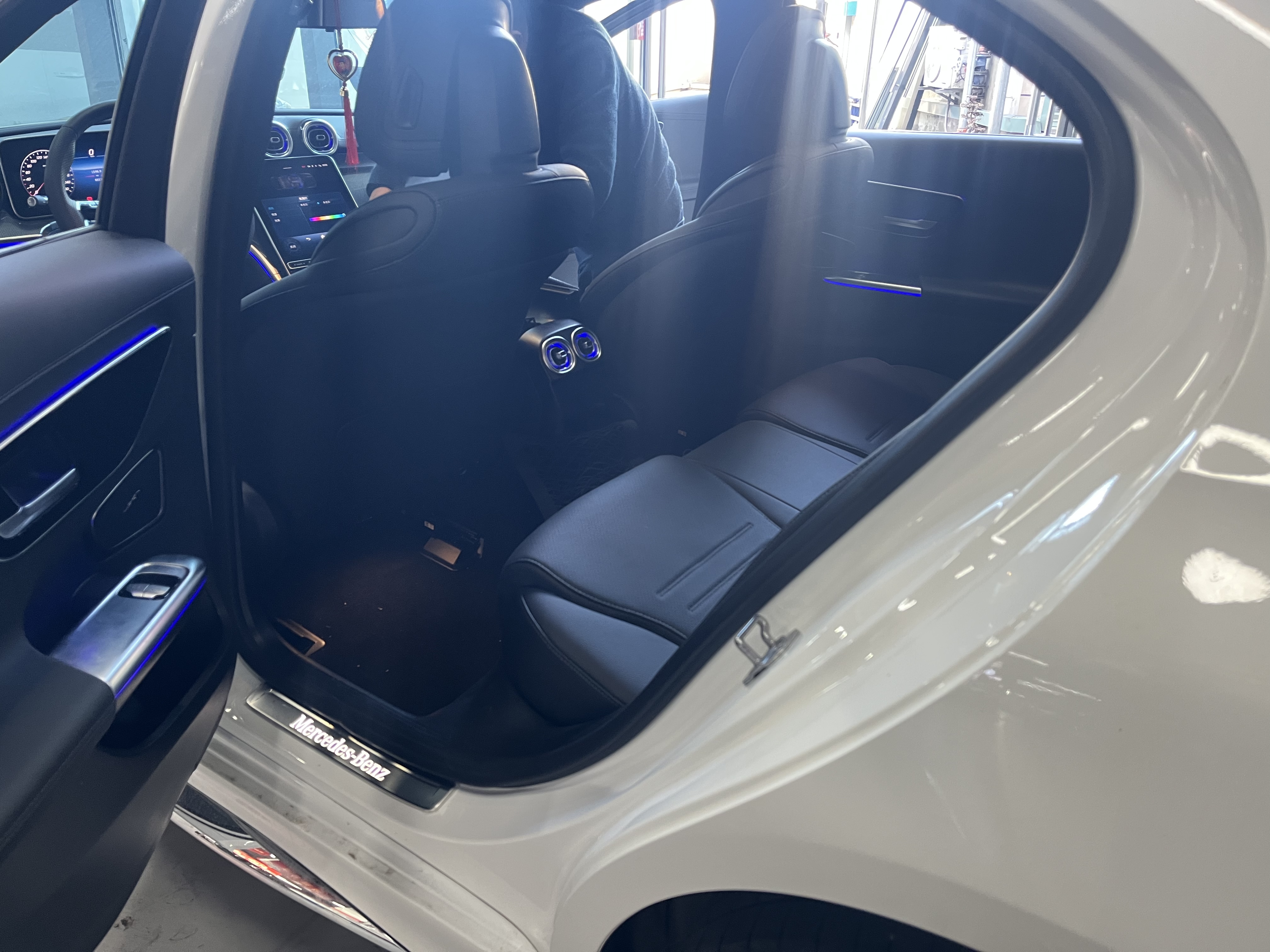 Mercedes-Benz C Class 2025 car image #3