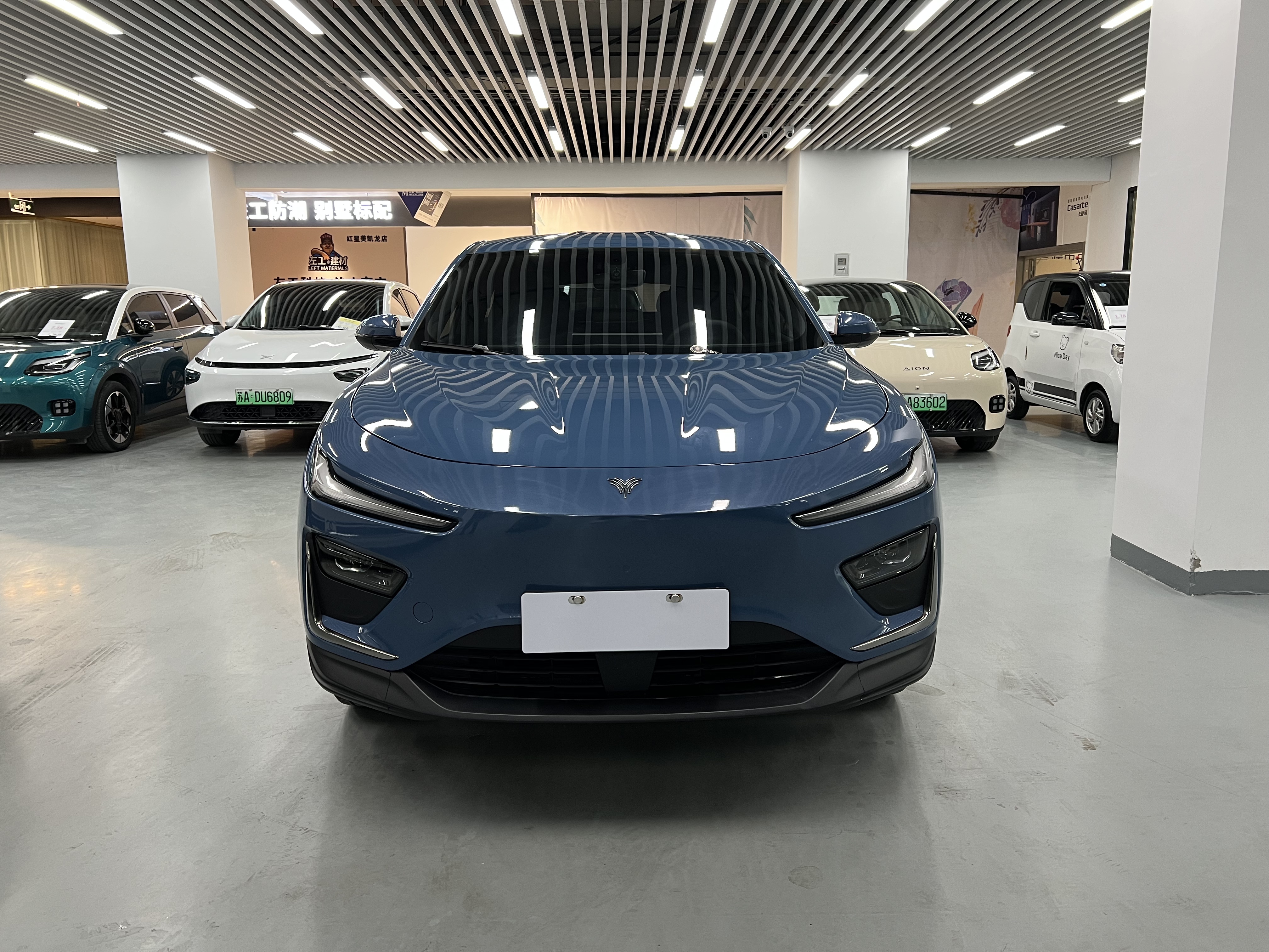 哪吒汽车 哪吒X 2023 汽车图片 #3