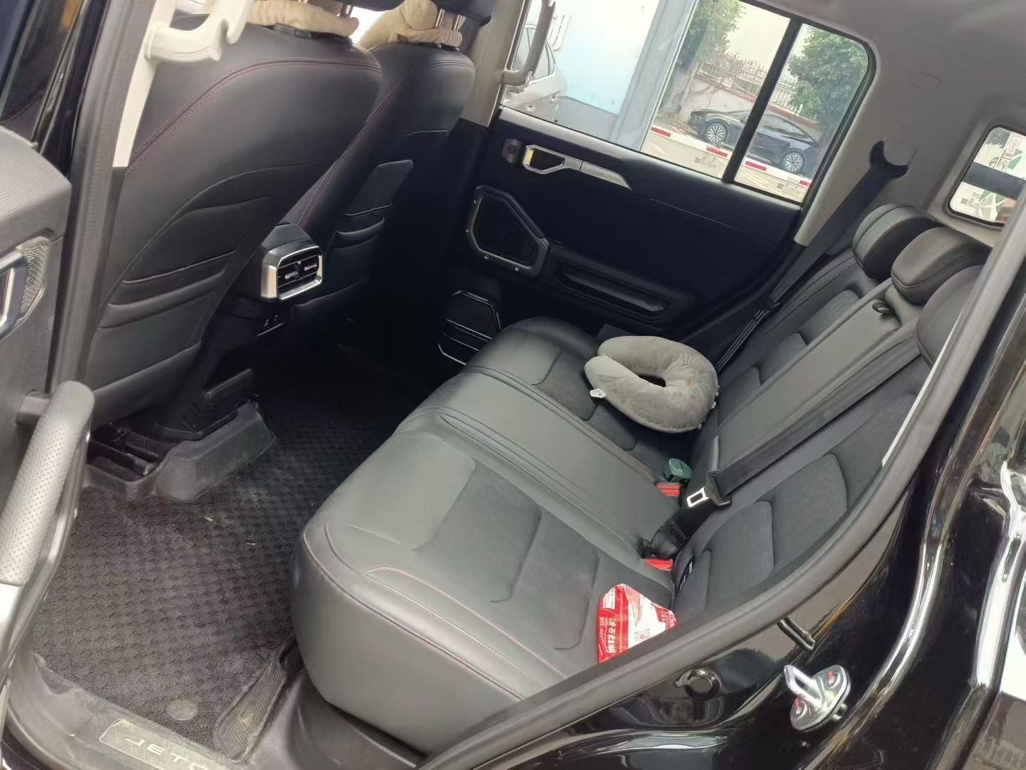 Jetour Traveller 2024 car image #3