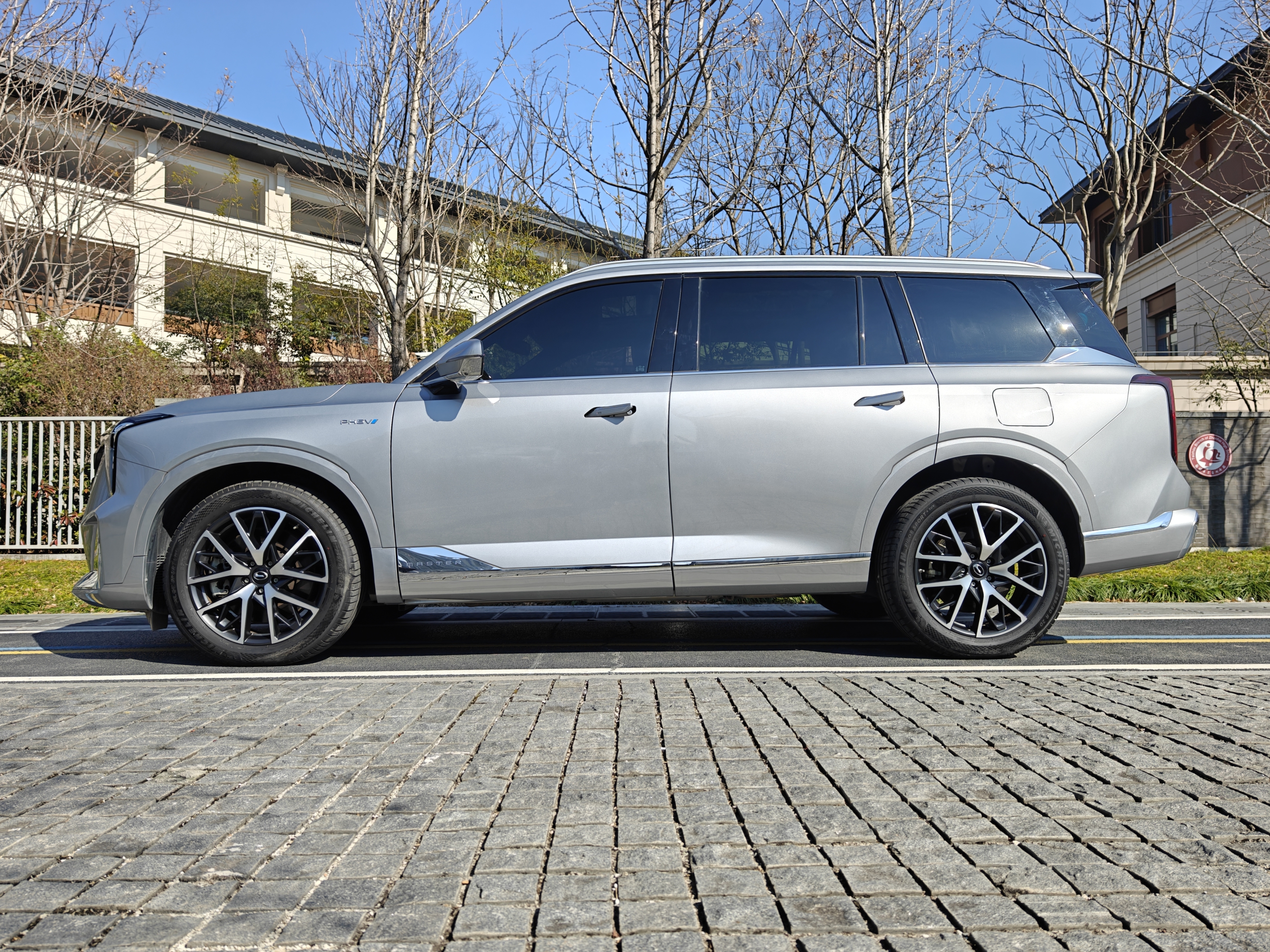 GAC Trumpchi ES9 2024 car image #3