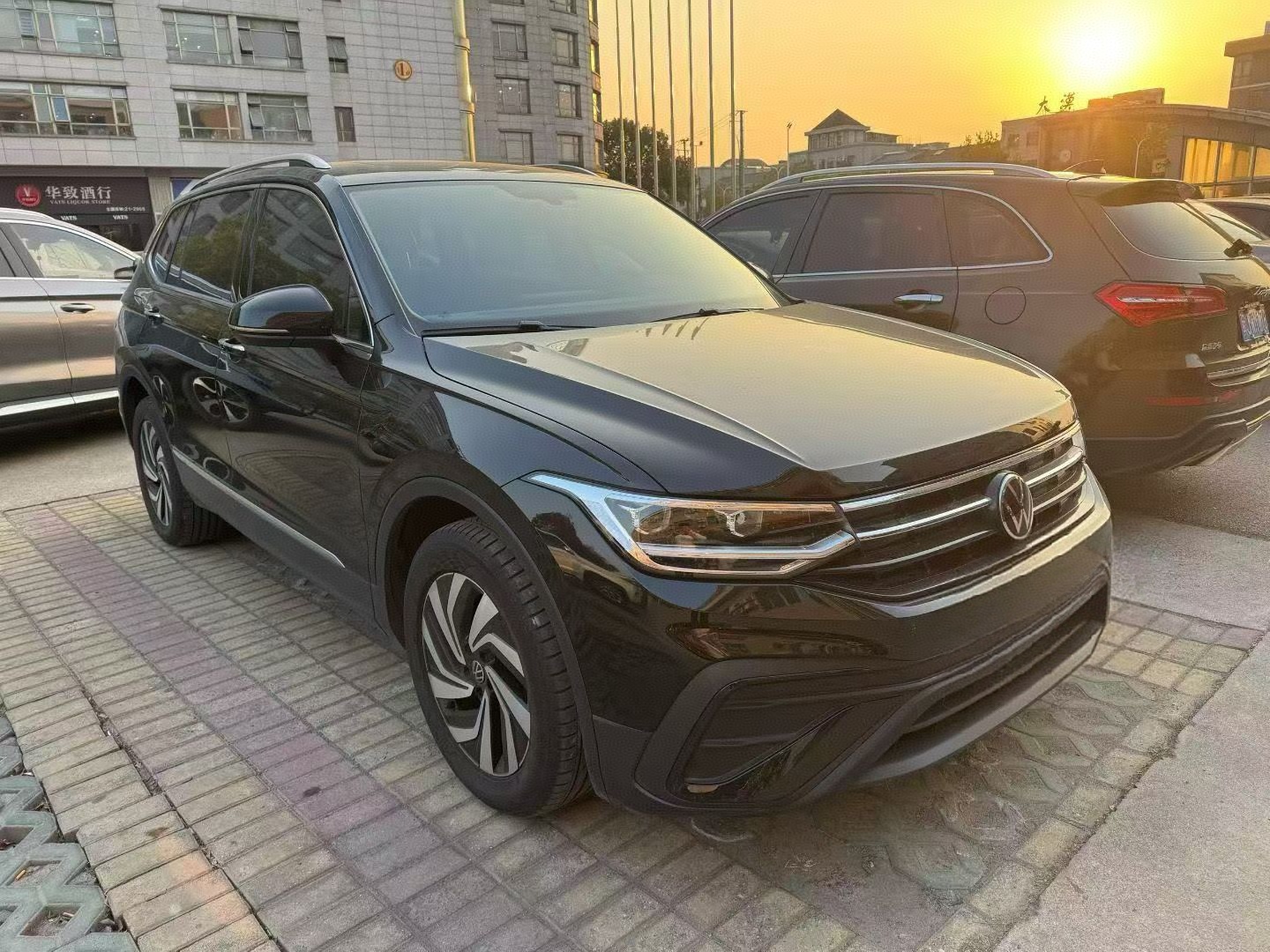 Volkswagen Tiguan L 2025 car image #3