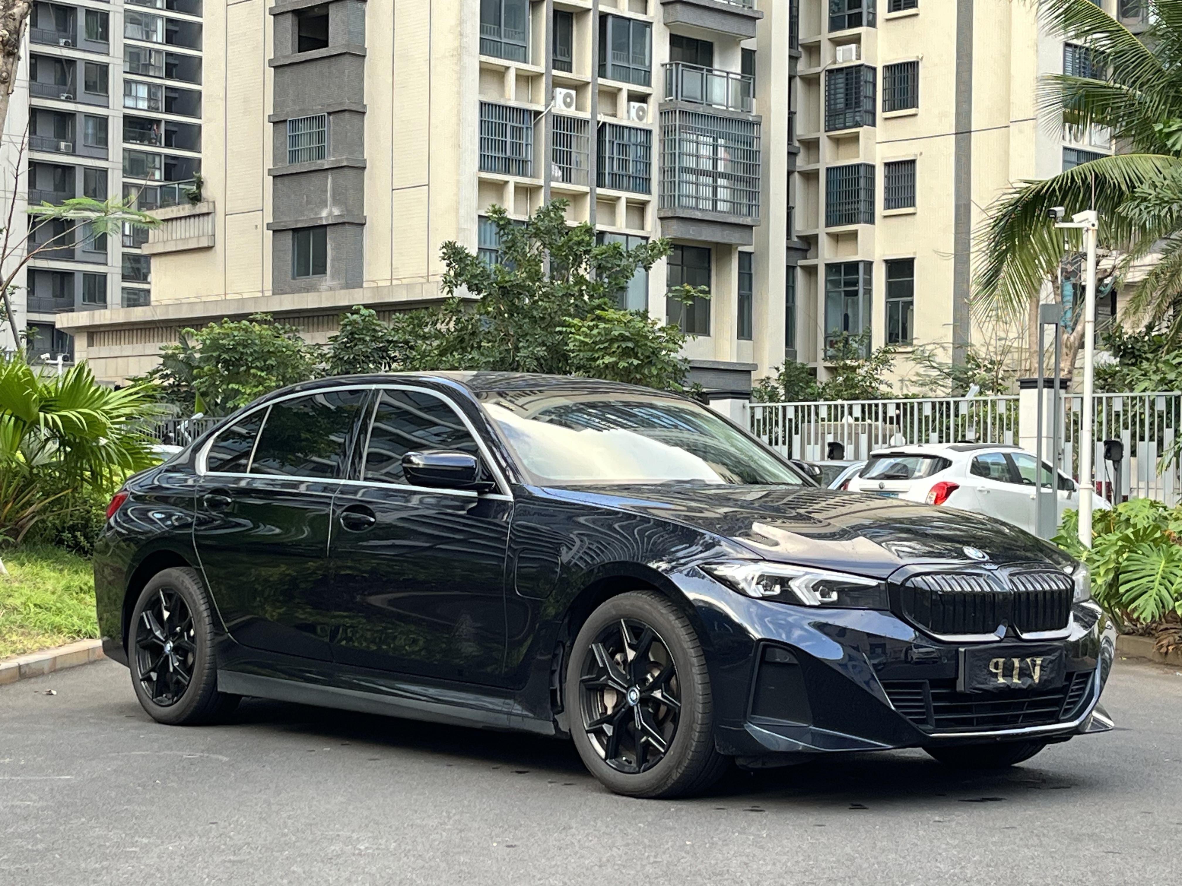 BMW i3 2023 car image #3