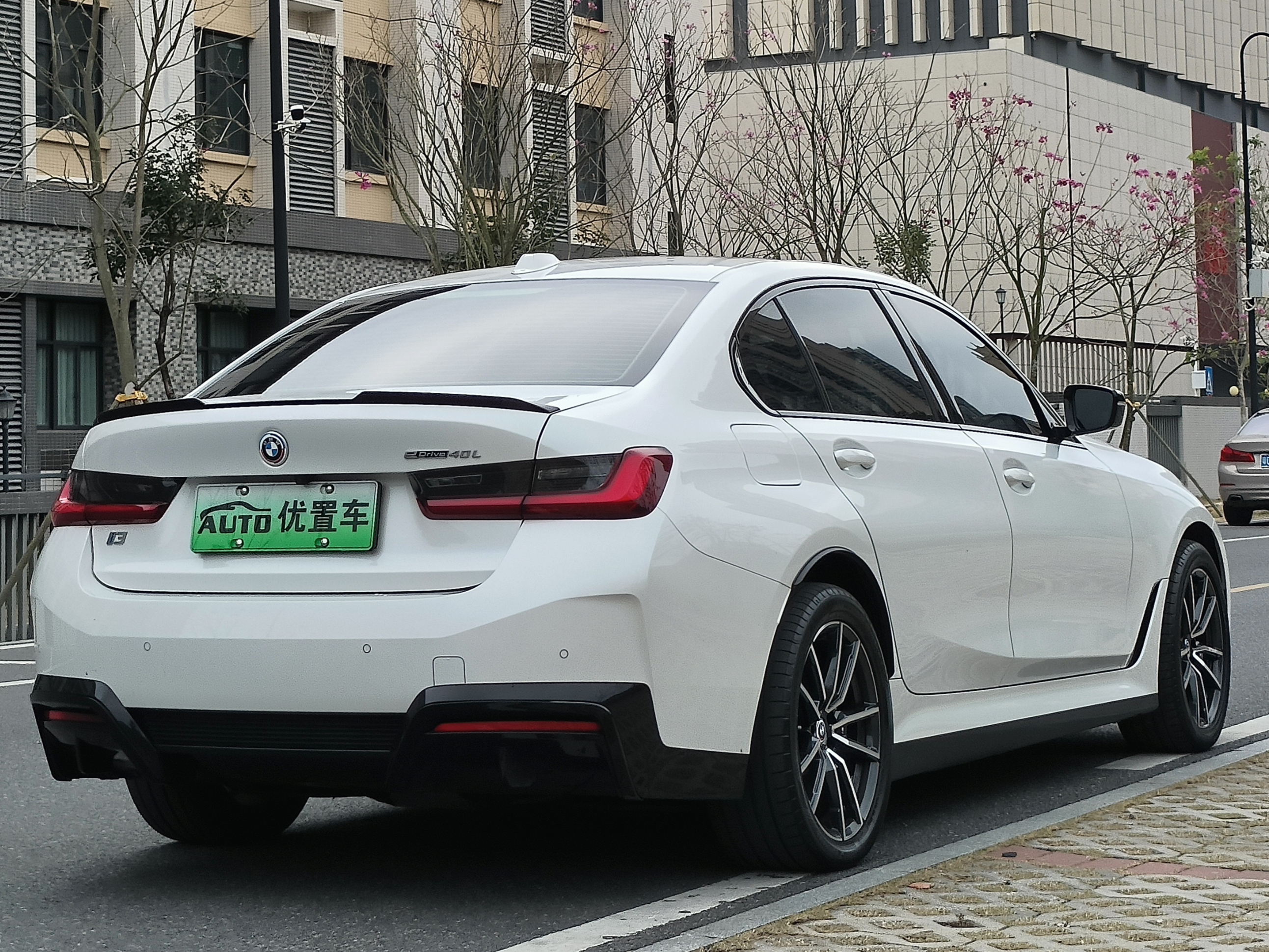 BMW i3 2024 car image #3