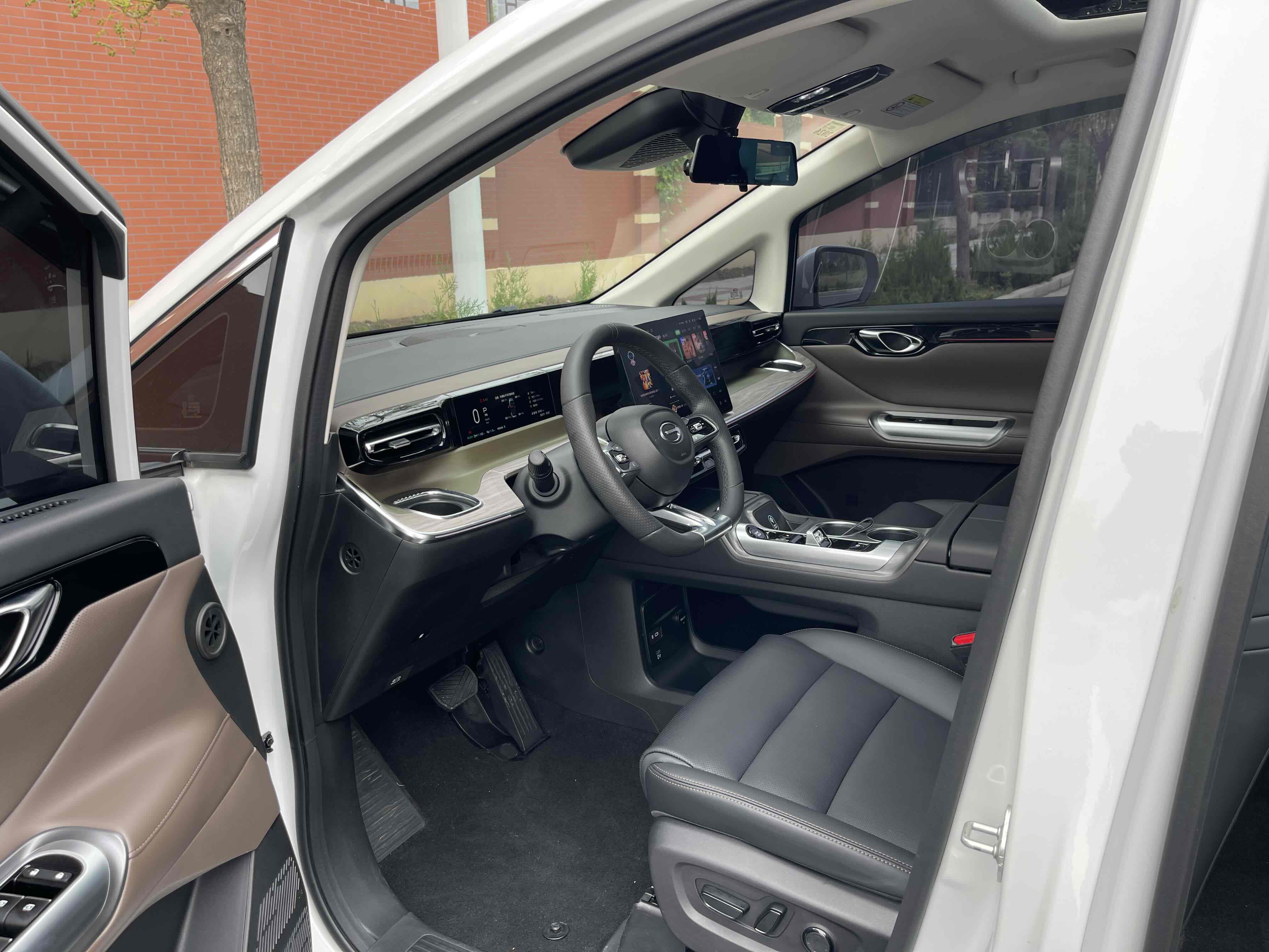 GAC Trumpchi E8 New Energy 2024 car image #3