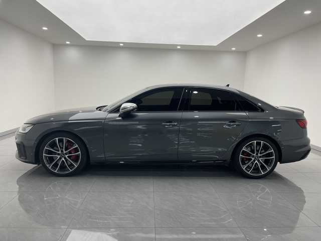 Audi S4 2024 image de voiture #3