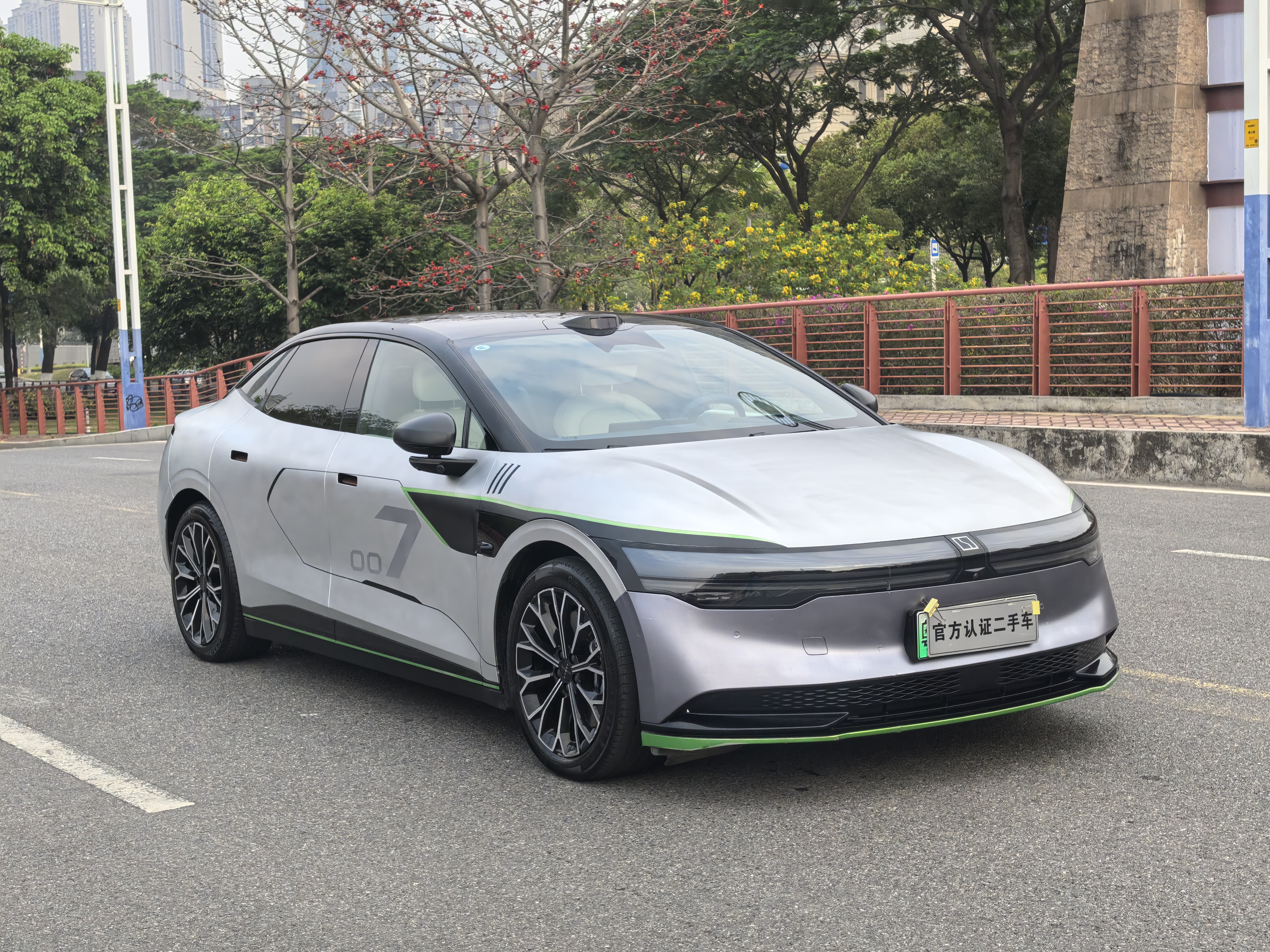 极氪 极氪007 2024 汽车图片 #3