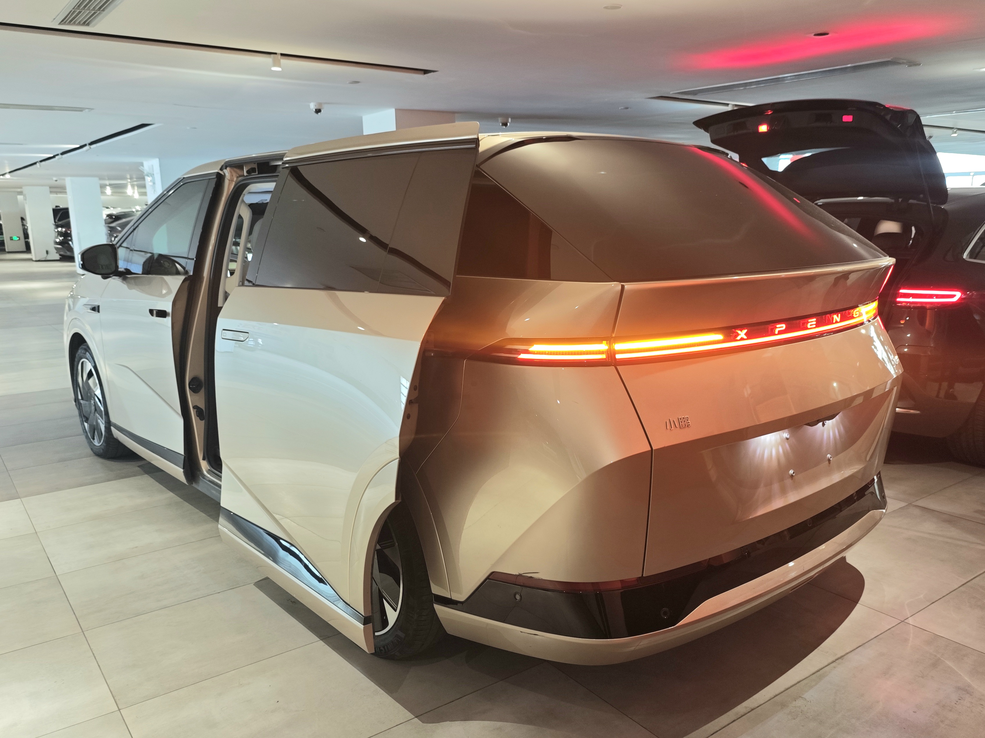 Xpeng X9 2024 #3 Xpeng X9 2024 immagine di auto #3