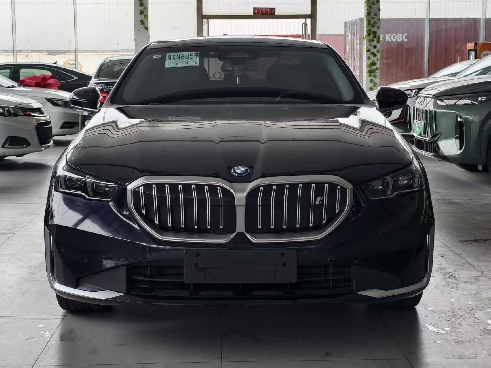 BMW i5 M60 2024 immagine di auto #3