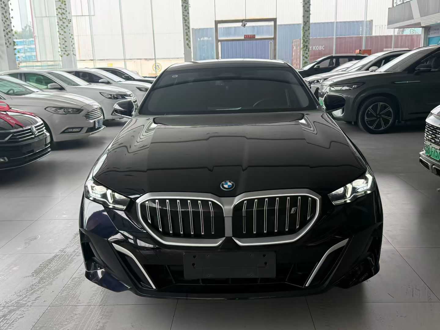BMW i5 M60 2024 car image #3