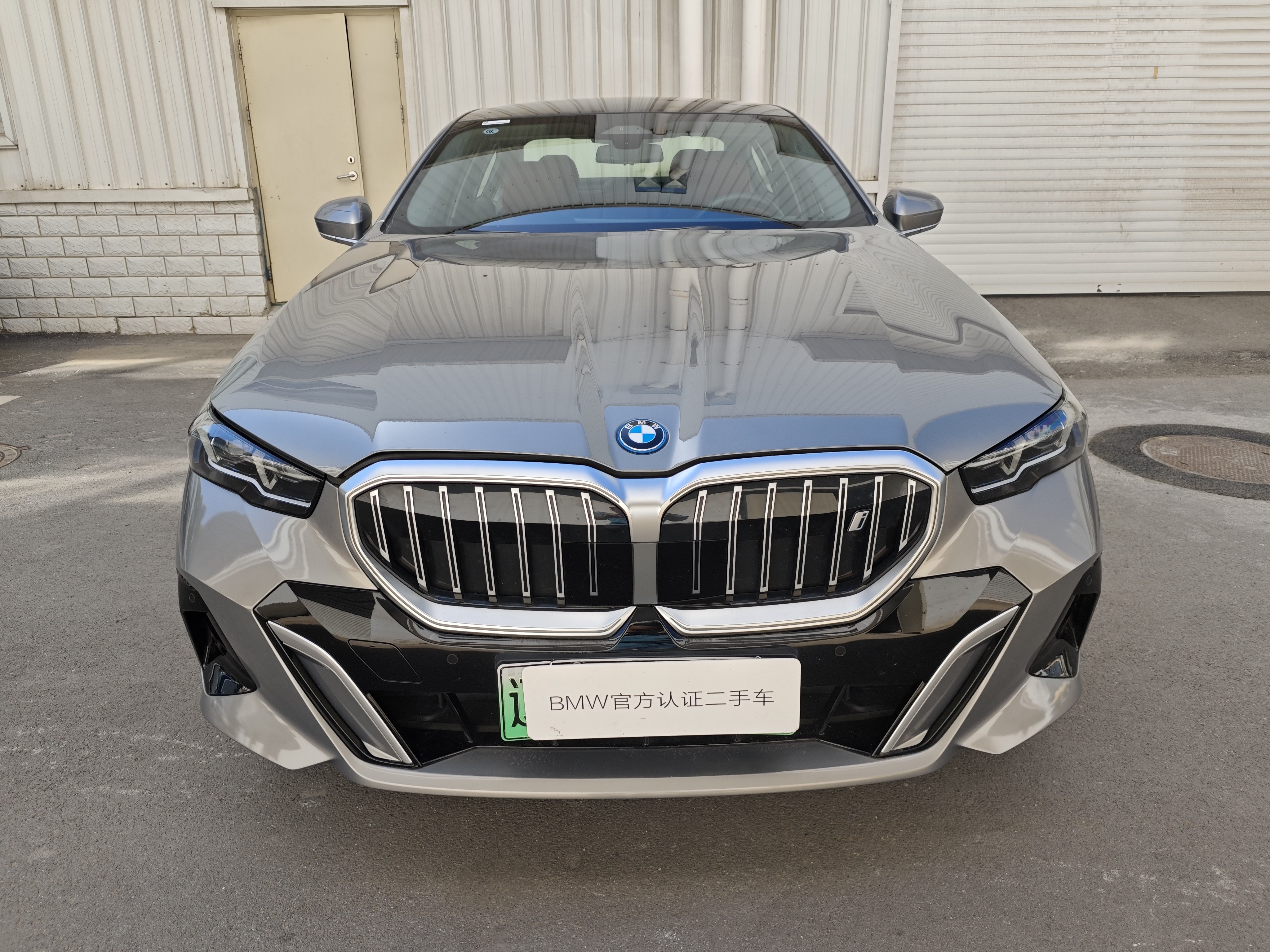 BMW i5 M60 2024 صورة سيارة #3