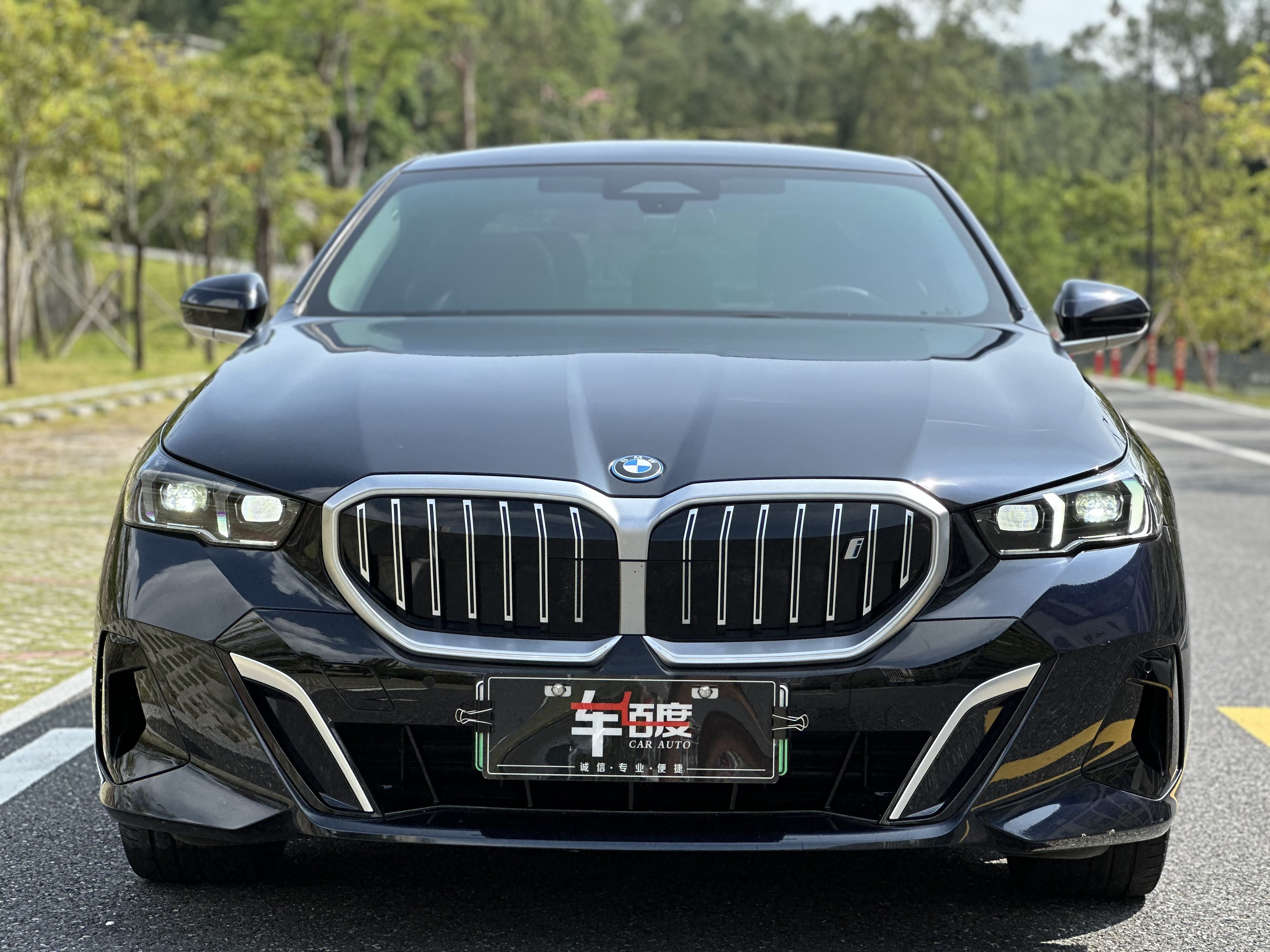 BMW i5 M60 2024 #3 BMW i5 M60 2024 car image #3