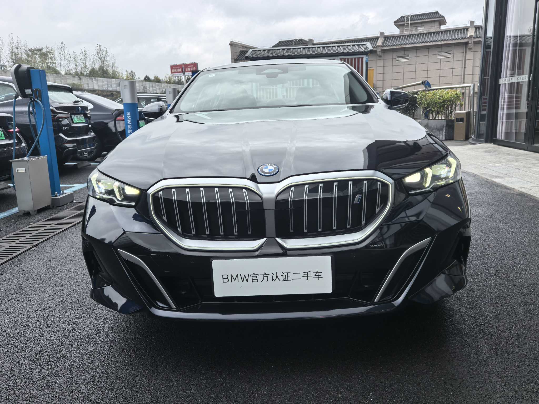 BMW i5 M60 2025 #3 BMW i5 M60 2025 car image #3