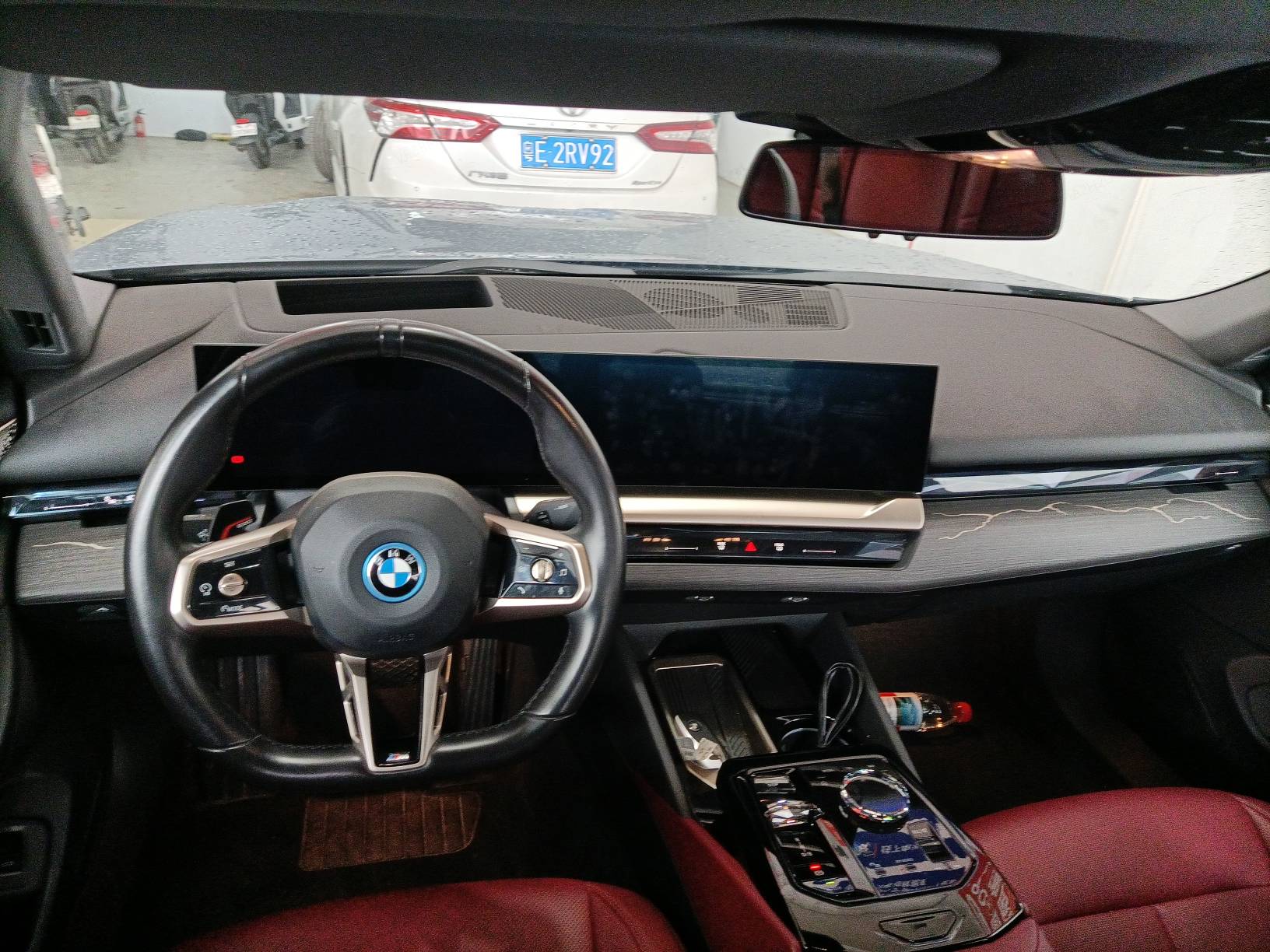 BMW i5 2024 immagine di auto #3