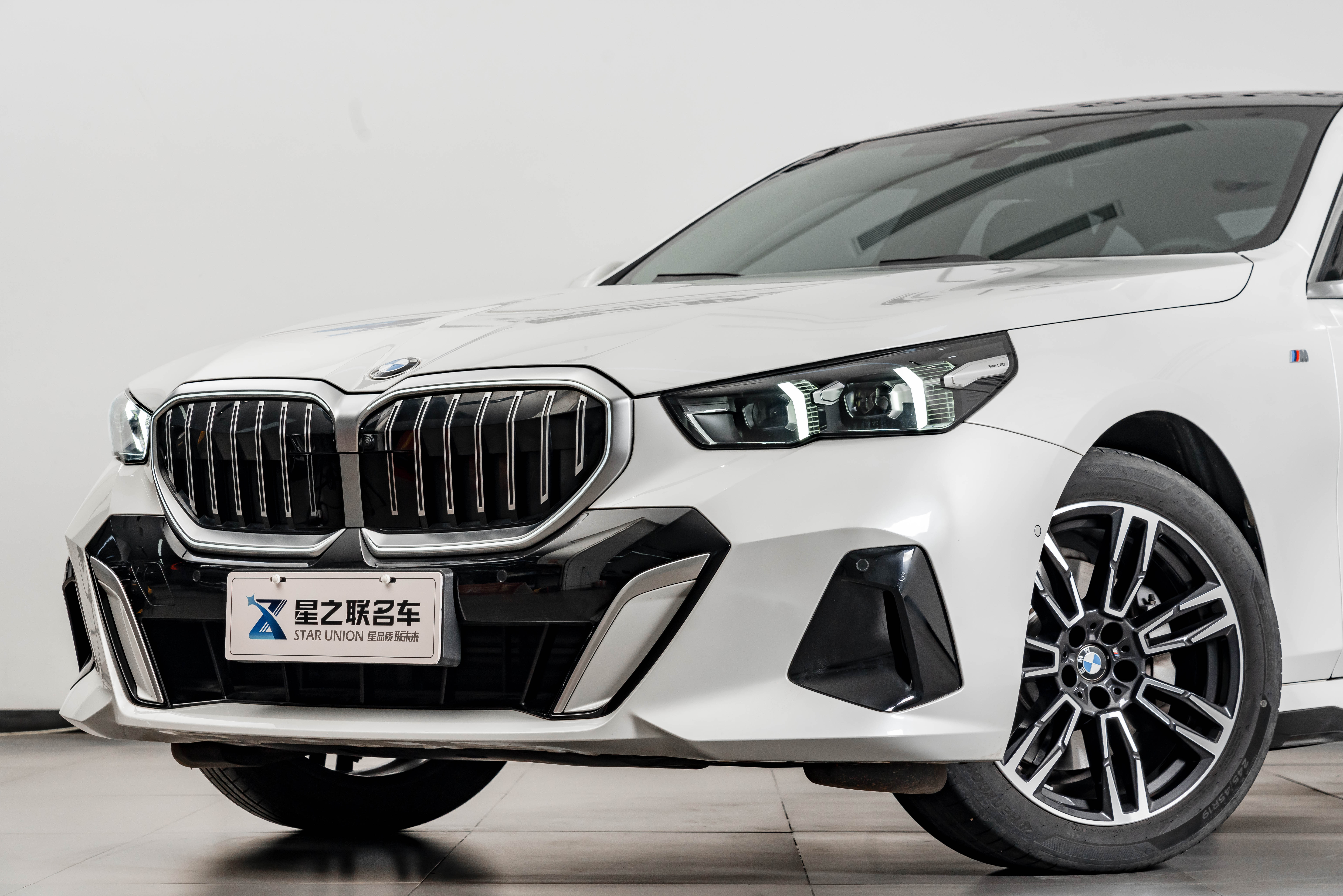 BMW 5 Series 2025 car image #3