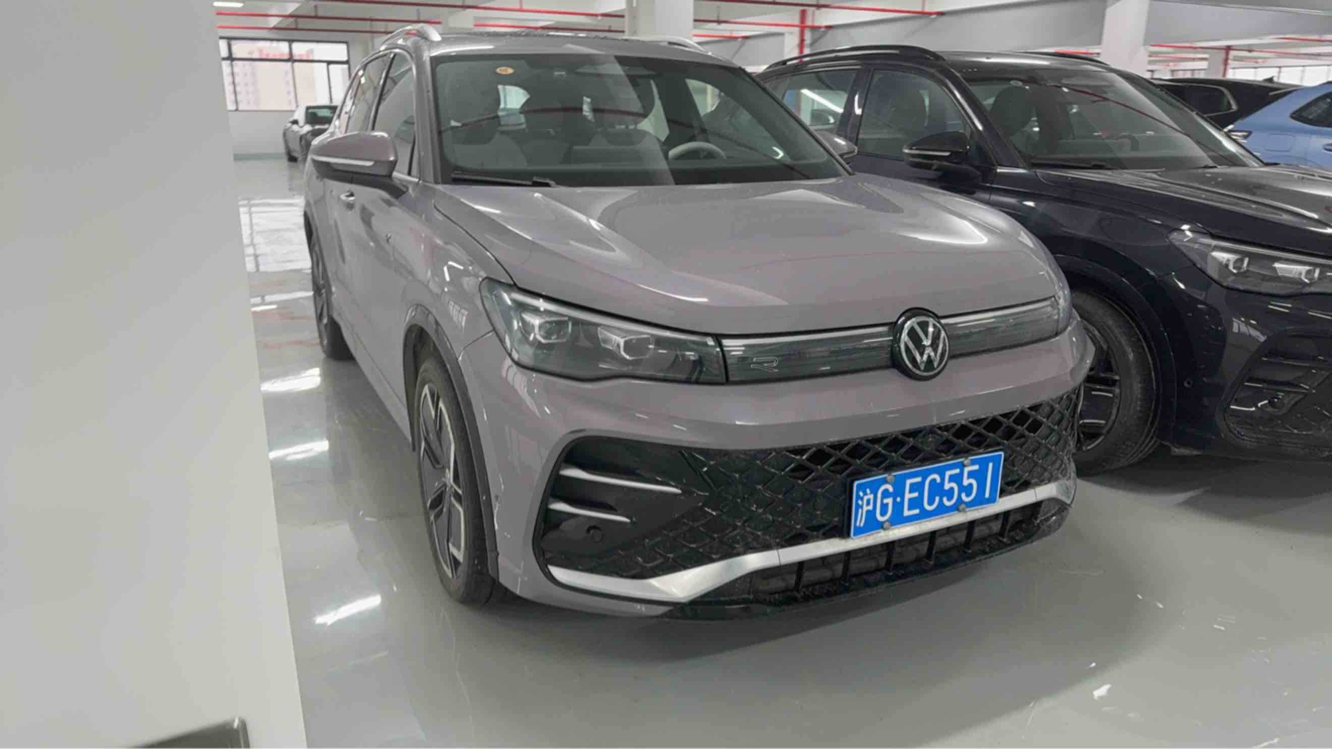 Volkswagen Tiguan L 2024 car image #3