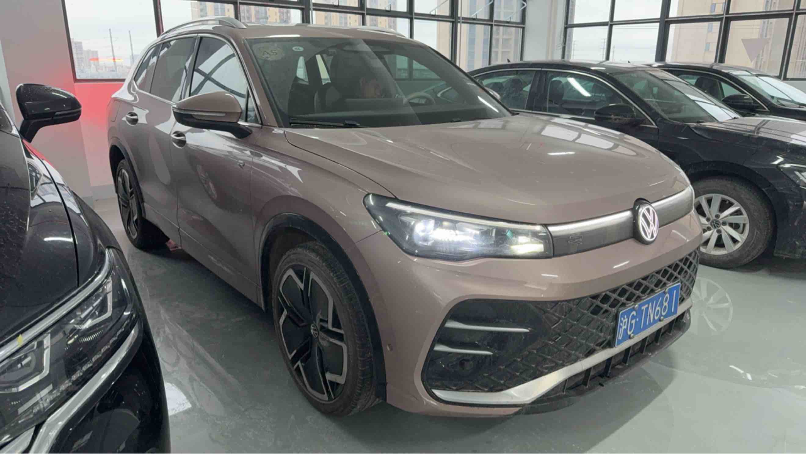 Volkswagen Tiguan L 2024 image de voiture #3