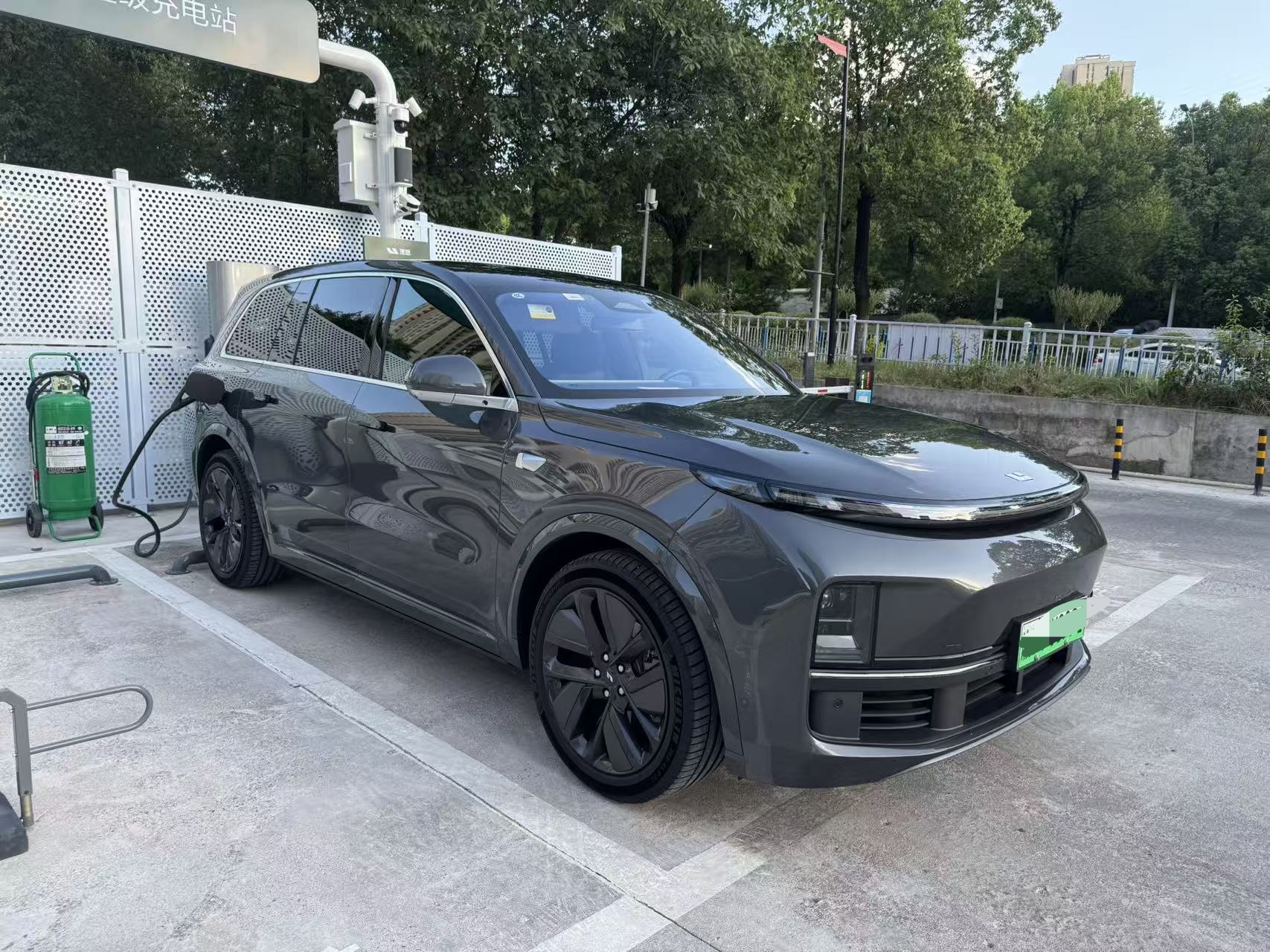 Li L9 2024 صورة سيارة #3